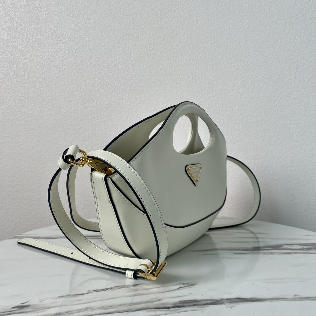 Pra*a medium leather handbag