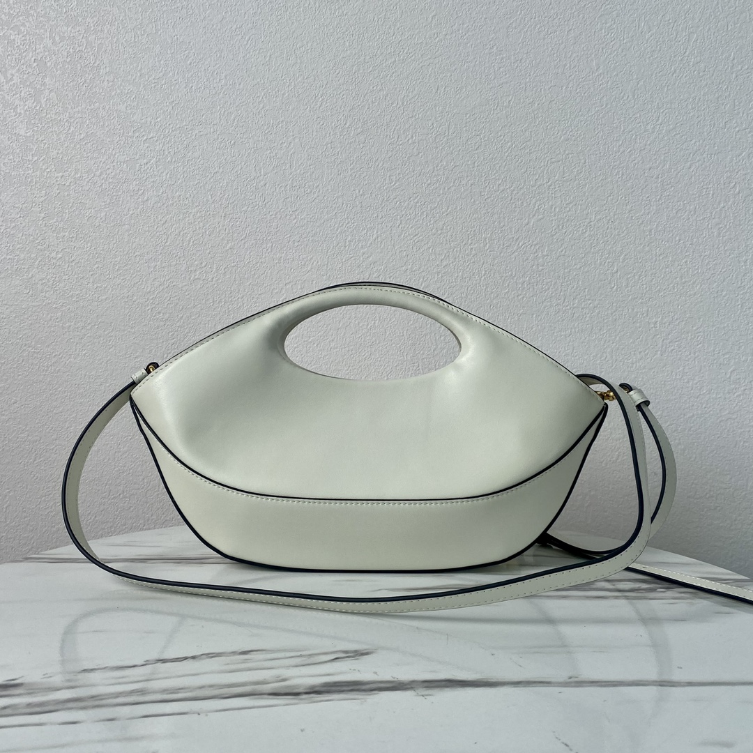 Pra*a medium leather handbag