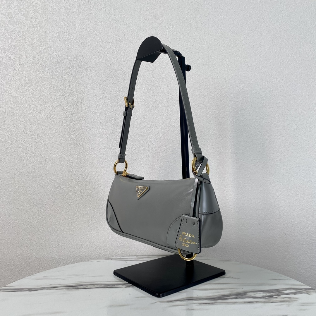 Pra*a re-edition 2002 small leather shoulder bag