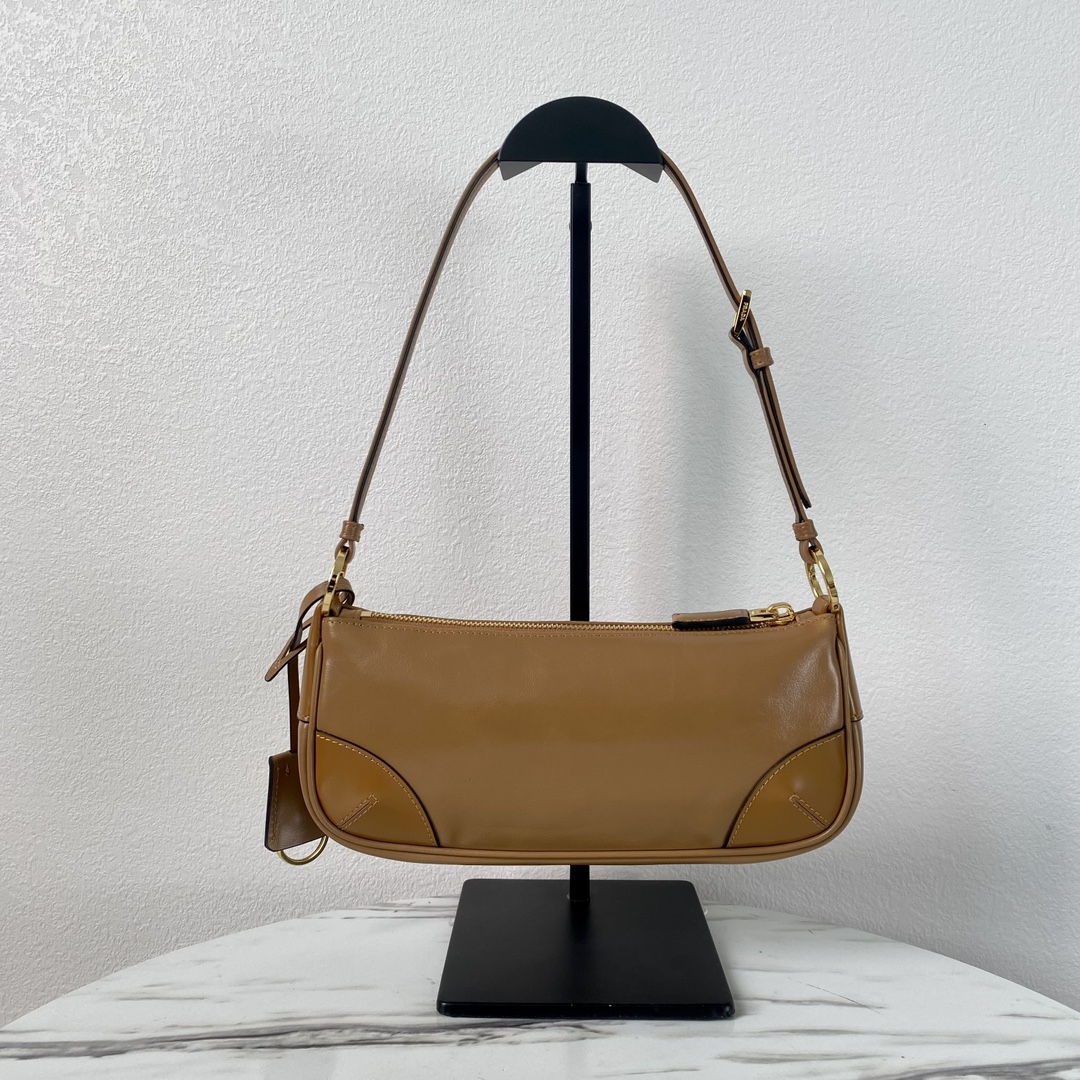 Pra*a re-edition 2002 small leather shoulder bag