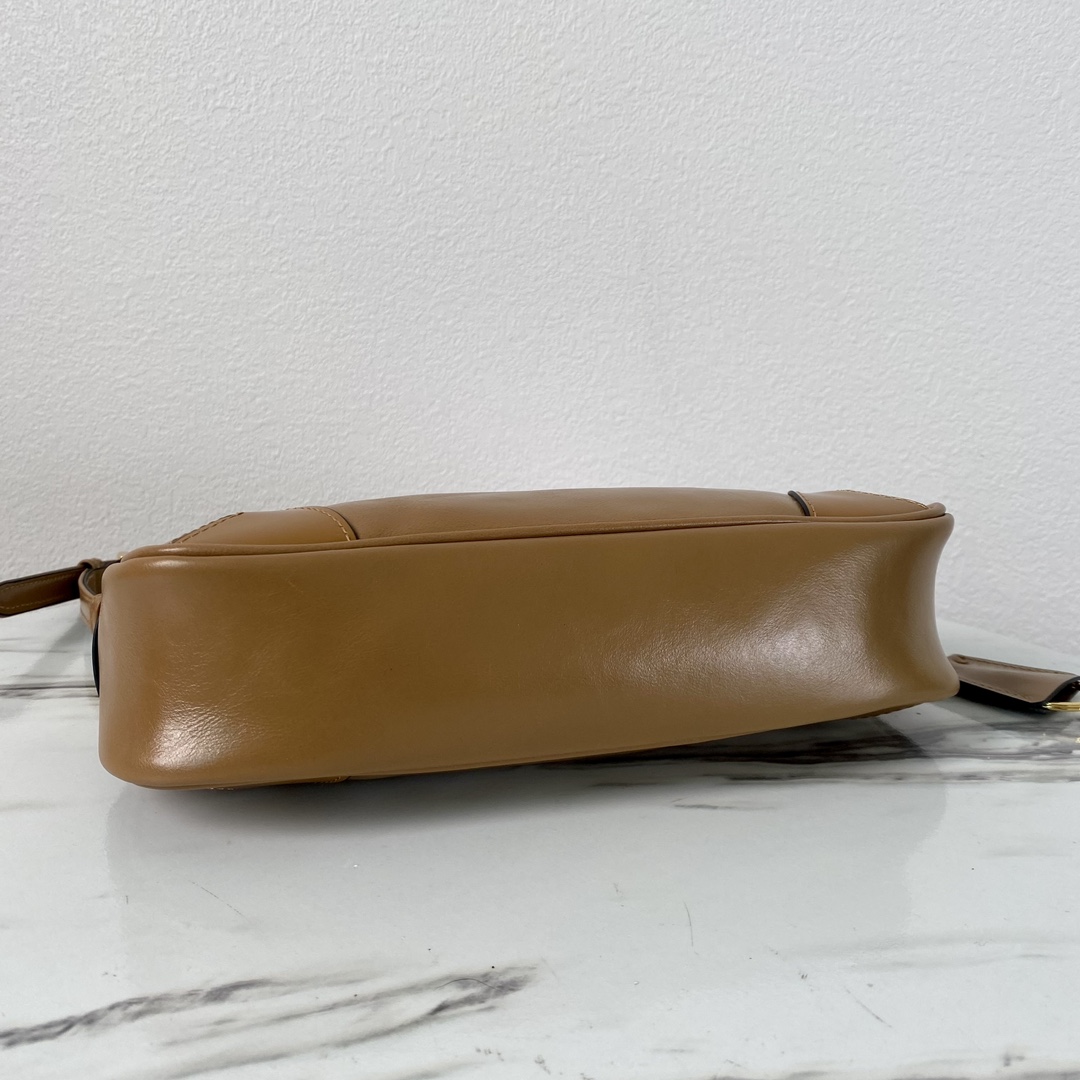 Pra*a re-edition 2002 small leather shoulder bag
