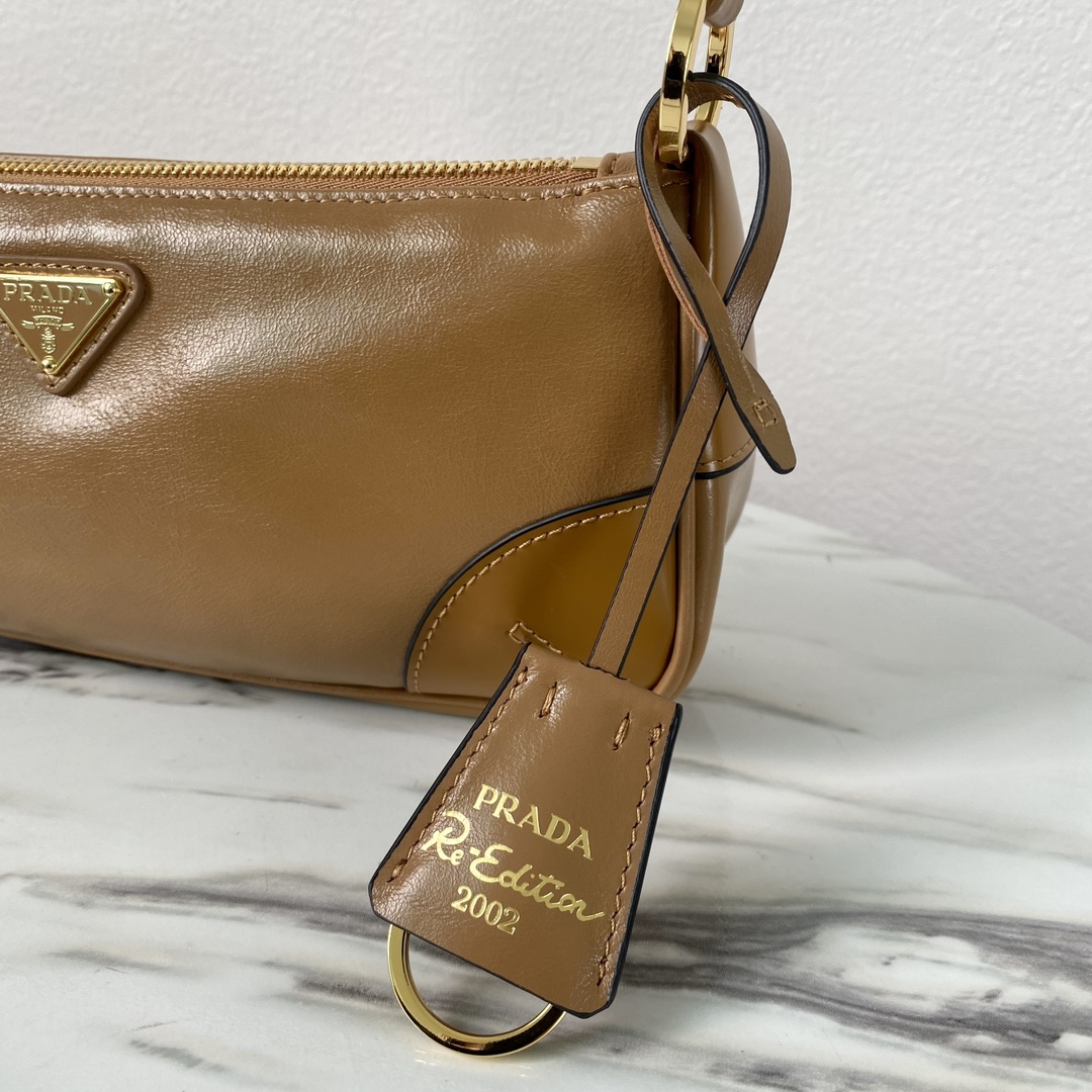 Pra*a re-edition 2002 small leather shoulder bag