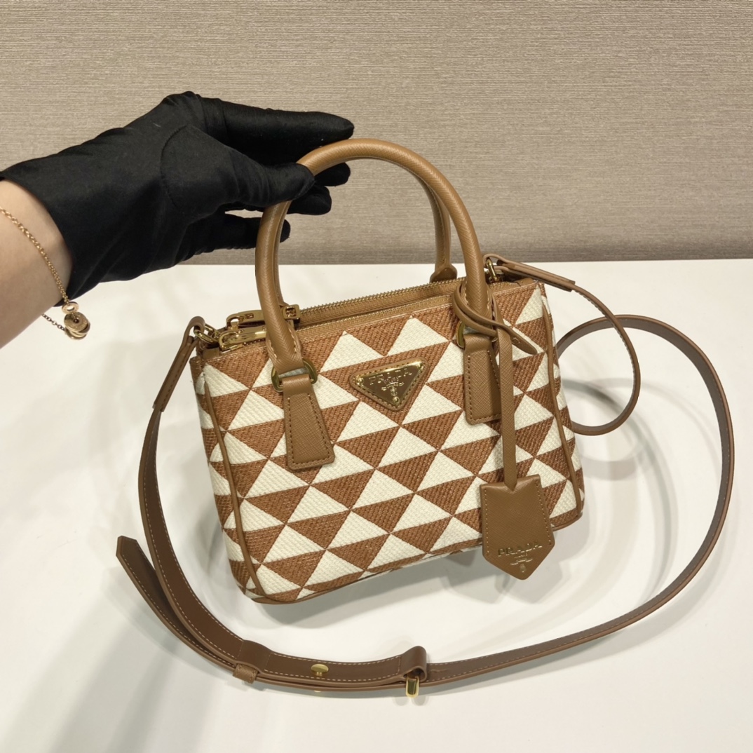 Pra*a galleria saffiano leather mini-bag