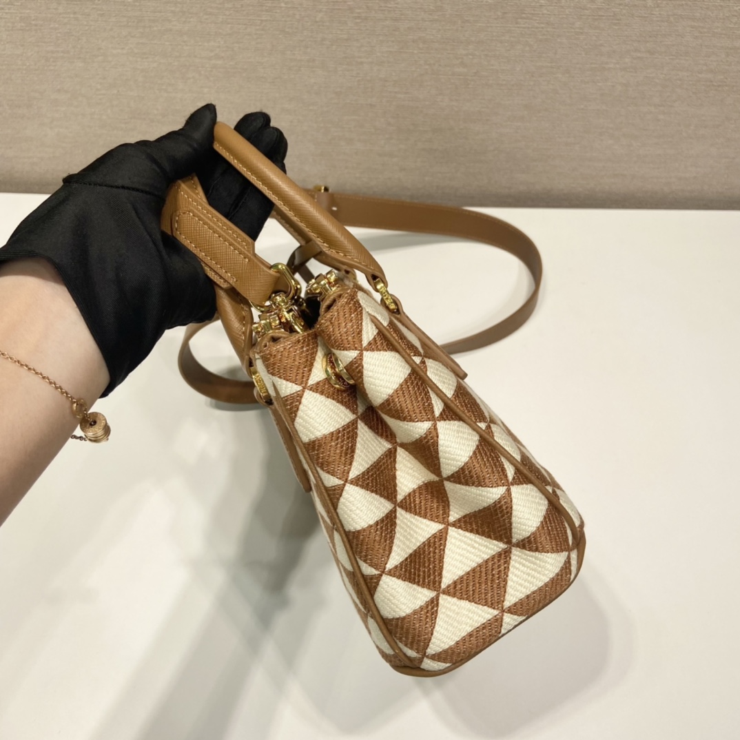 Pra*a galleria saffiano leather mini-bag