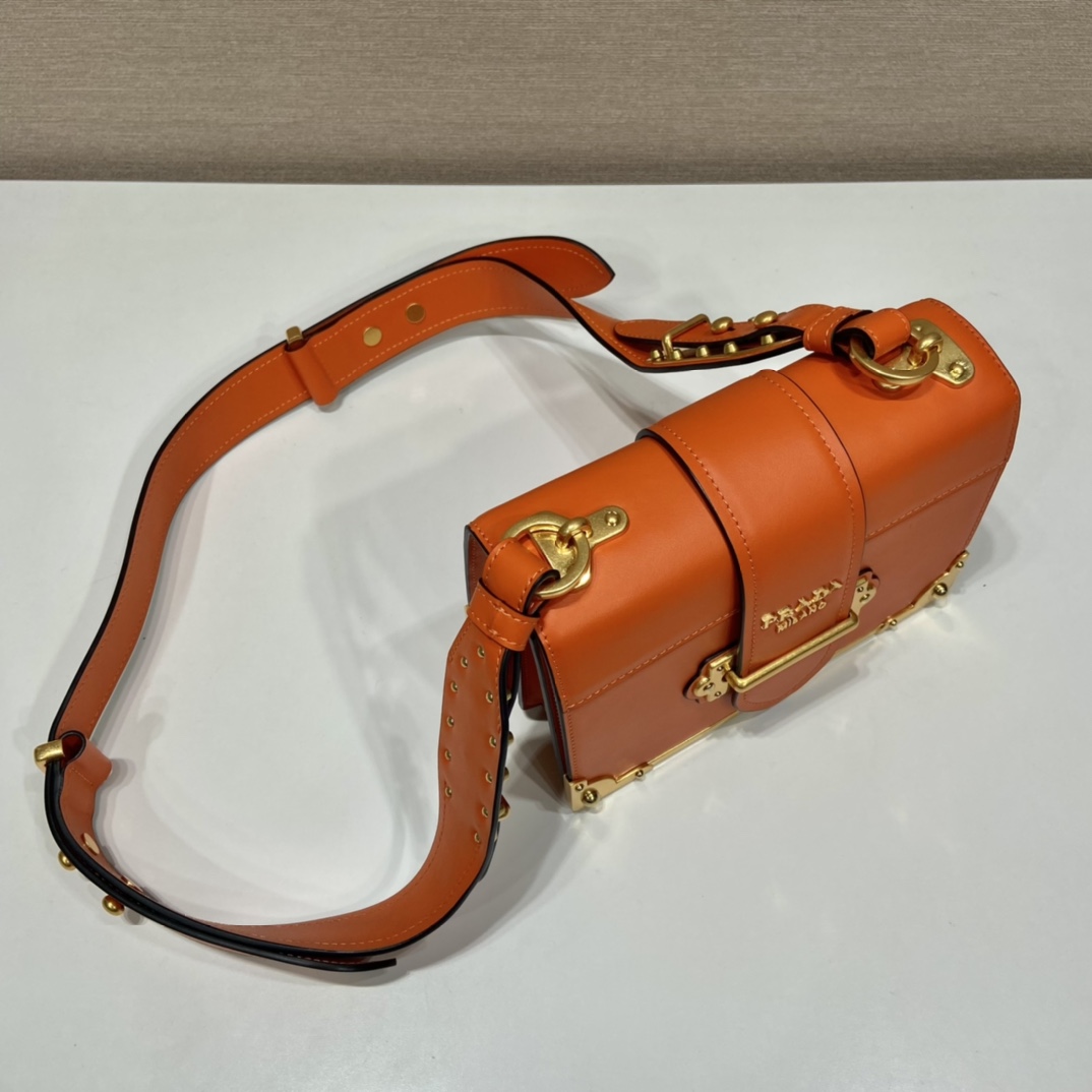 Pra*a cahier leather bag