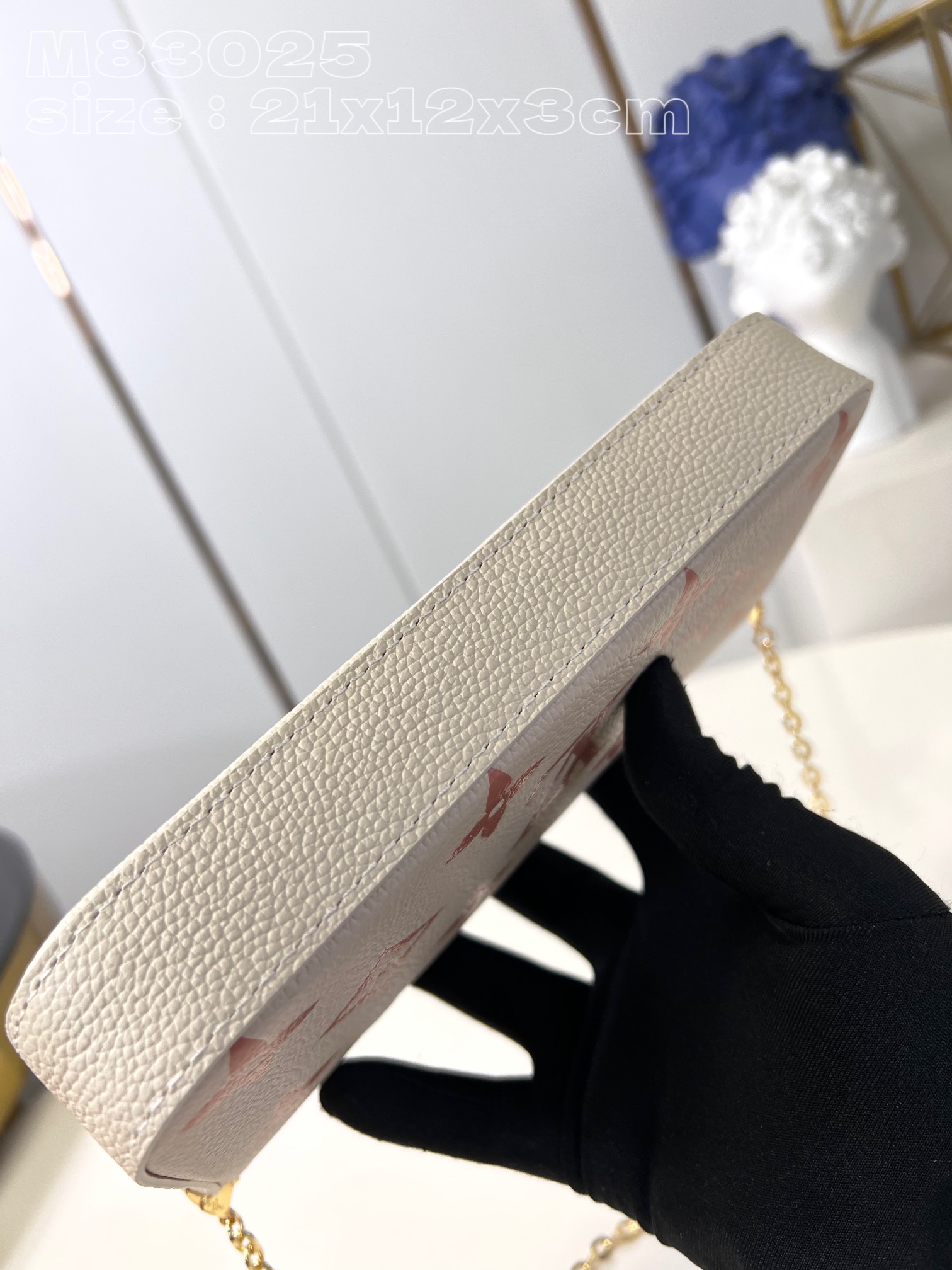 l**is V*t*n félicie pochette