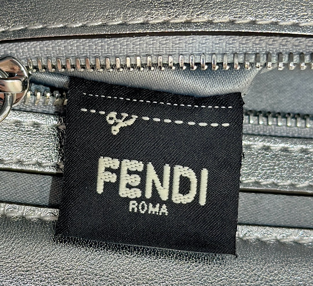 F**di baguette medium bag