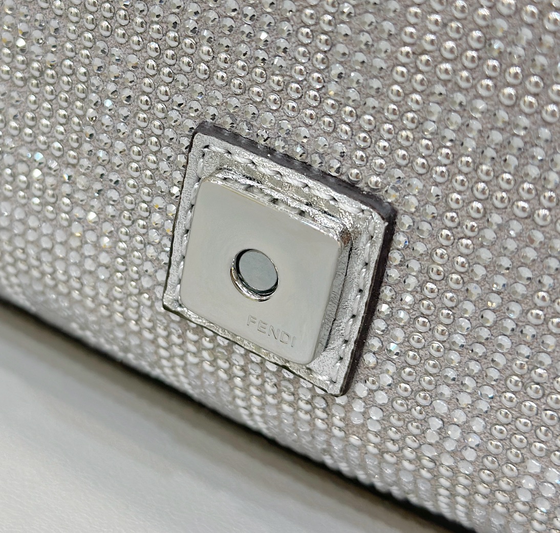 F**di baguette medium bag