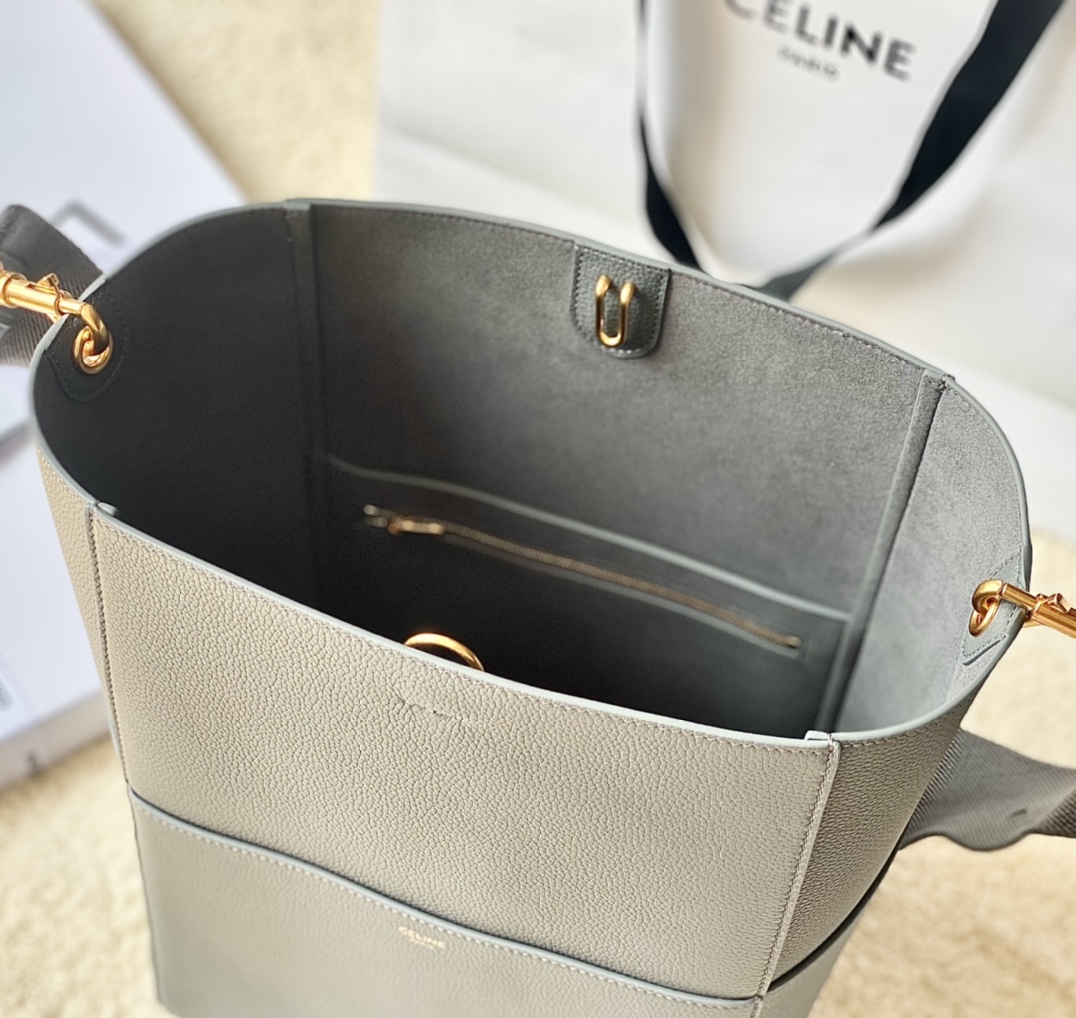 Ce**e sangle bucket bag