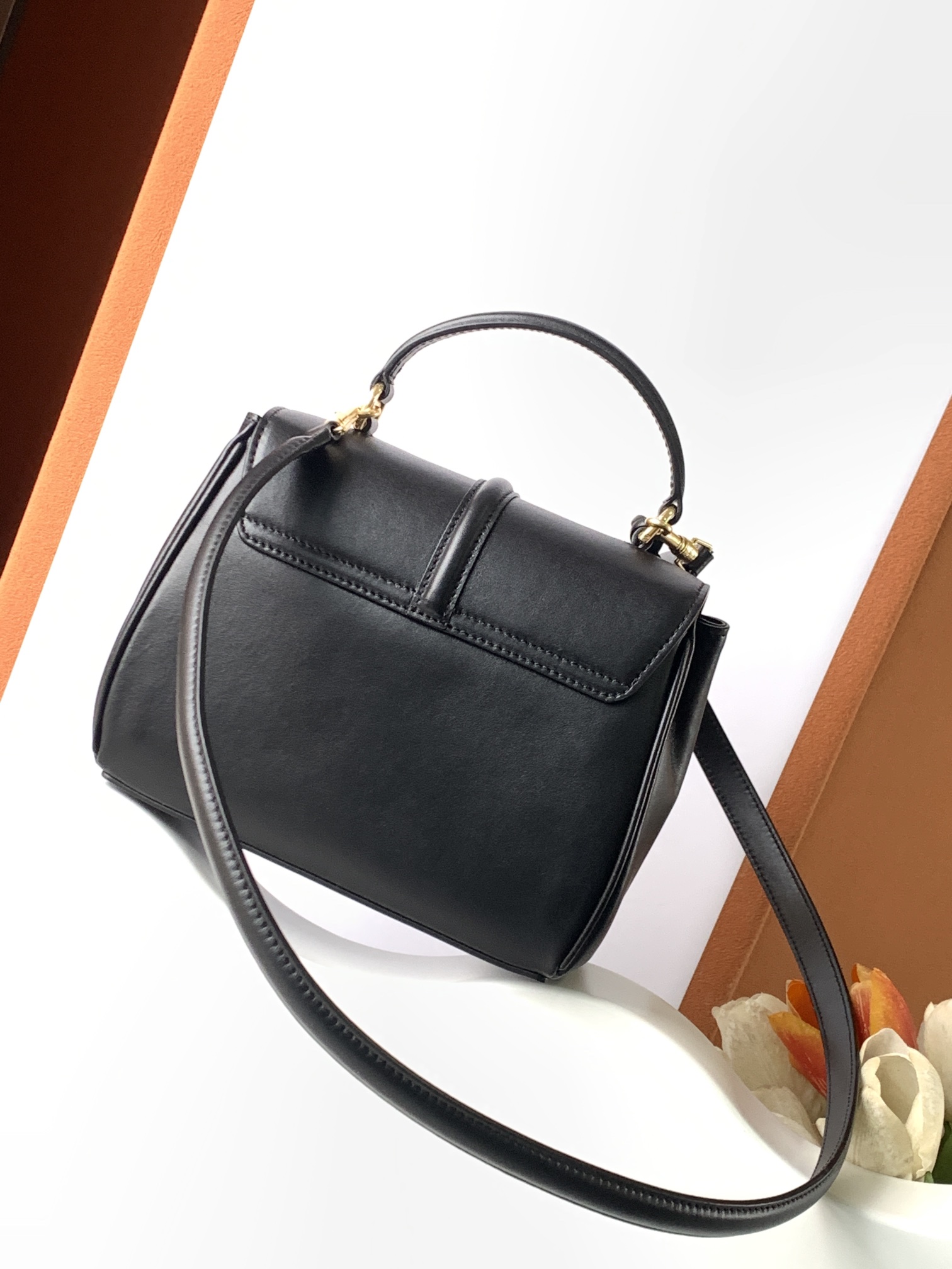 Ce**e mini 16 in satinated calfskin