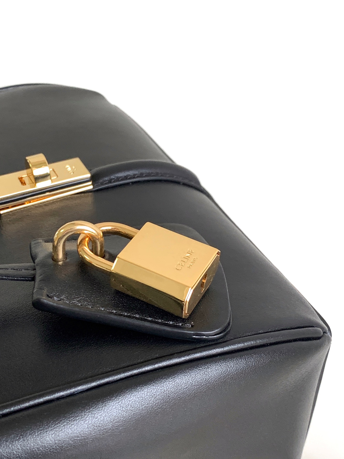 Ce**e mini 16 in satinated calfskin