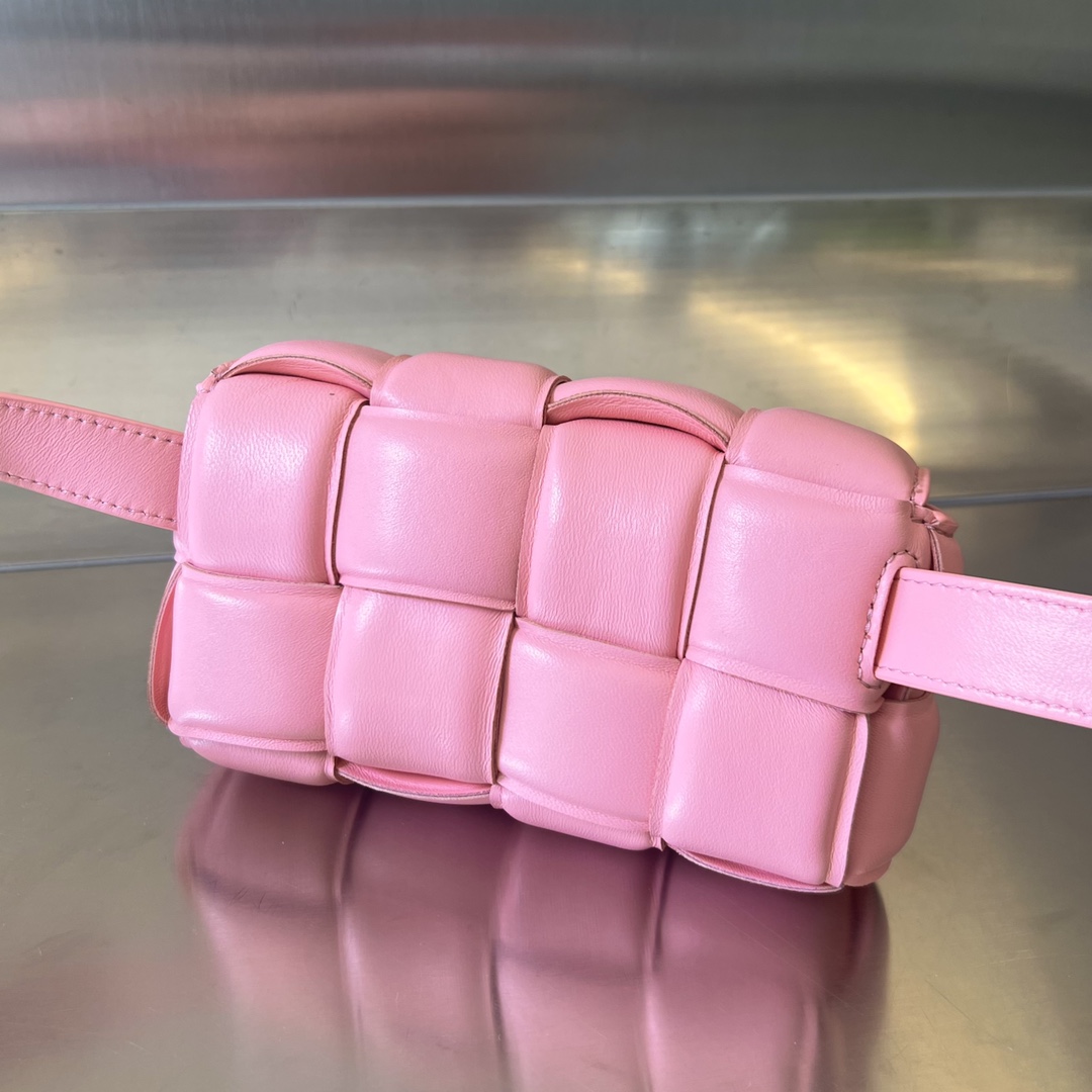 bottga Ve*ne*ta mini cassette bag