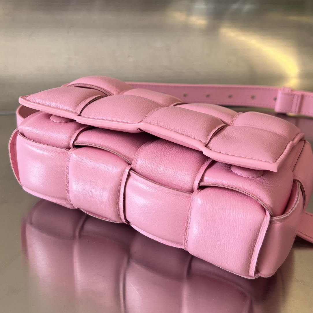 bottga Ve*ne*ta mini cassette bag