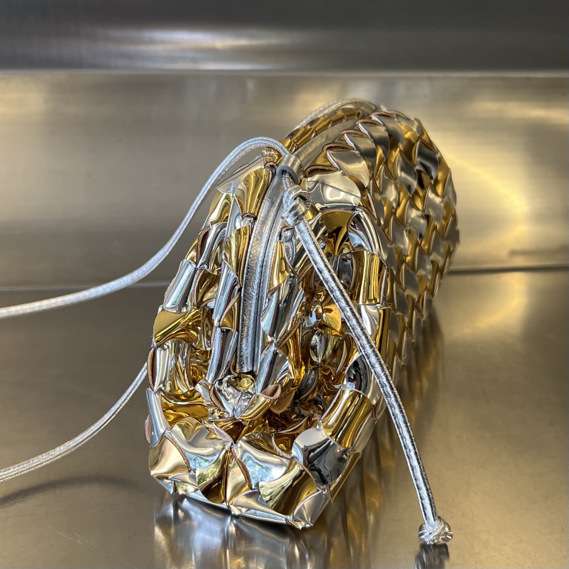 bo*te*ga Ve*ne*ta mini pouch