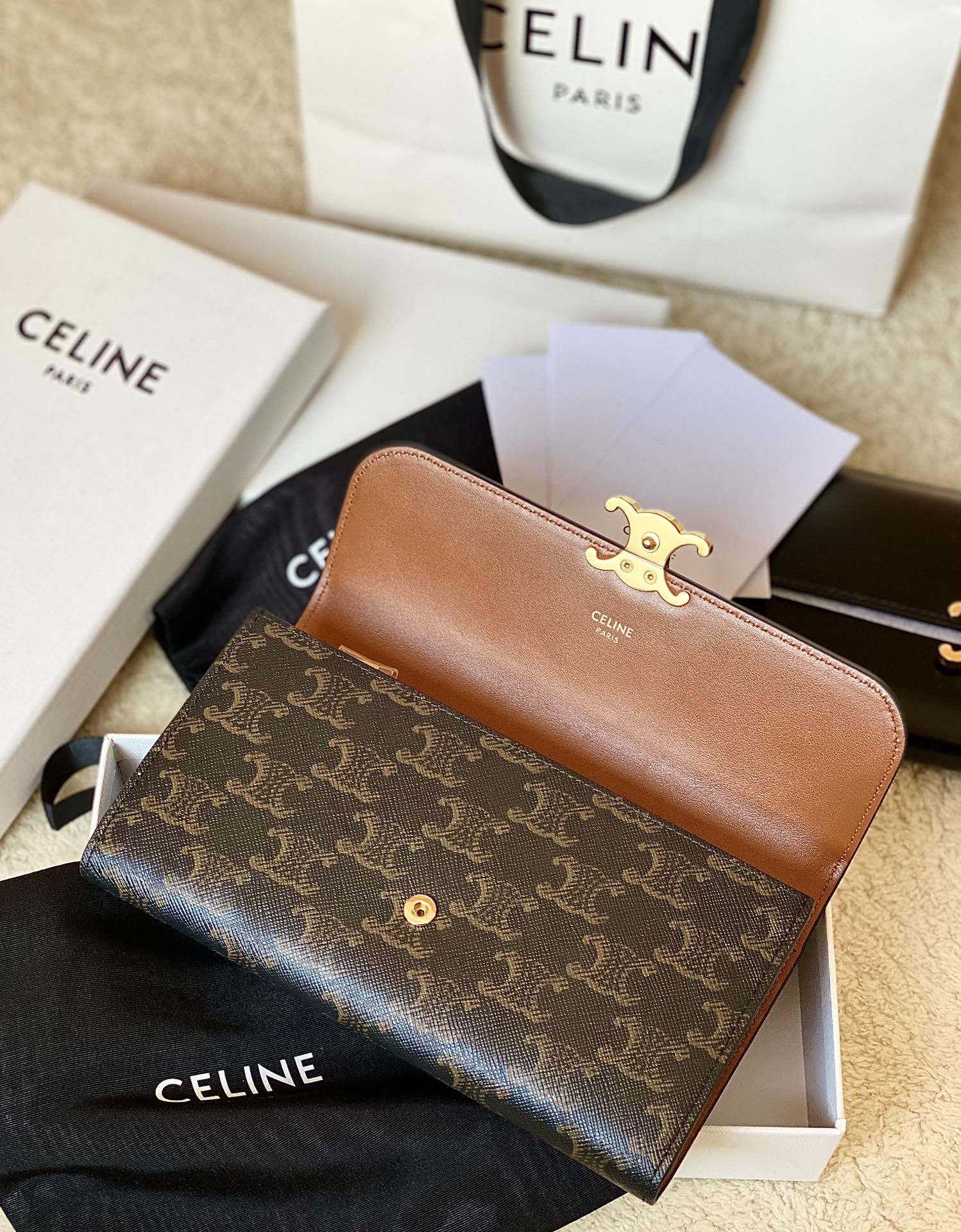 Ce**e triomphe long wallet