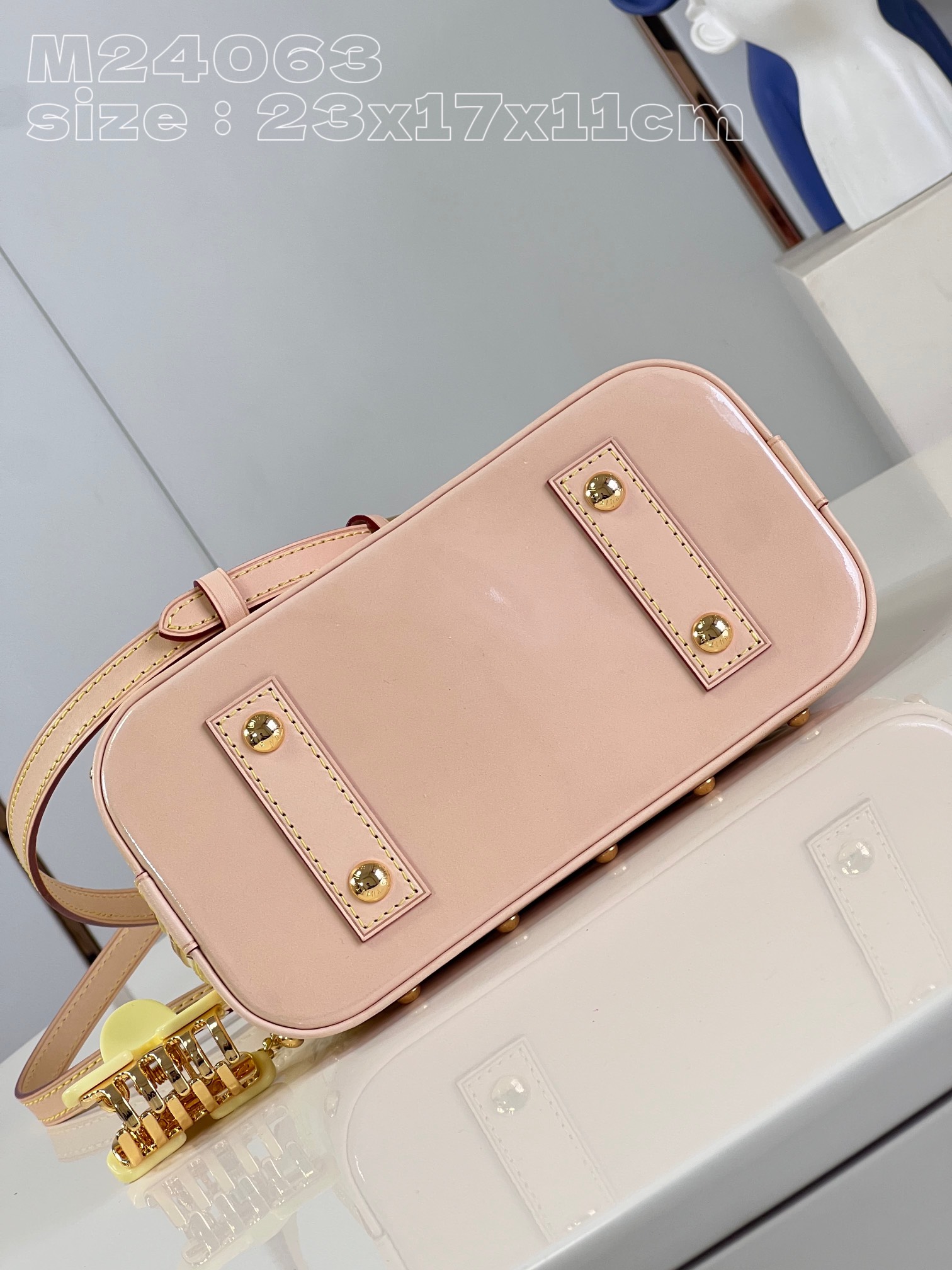 l**is V*t*n alma bb monogram vernis leather