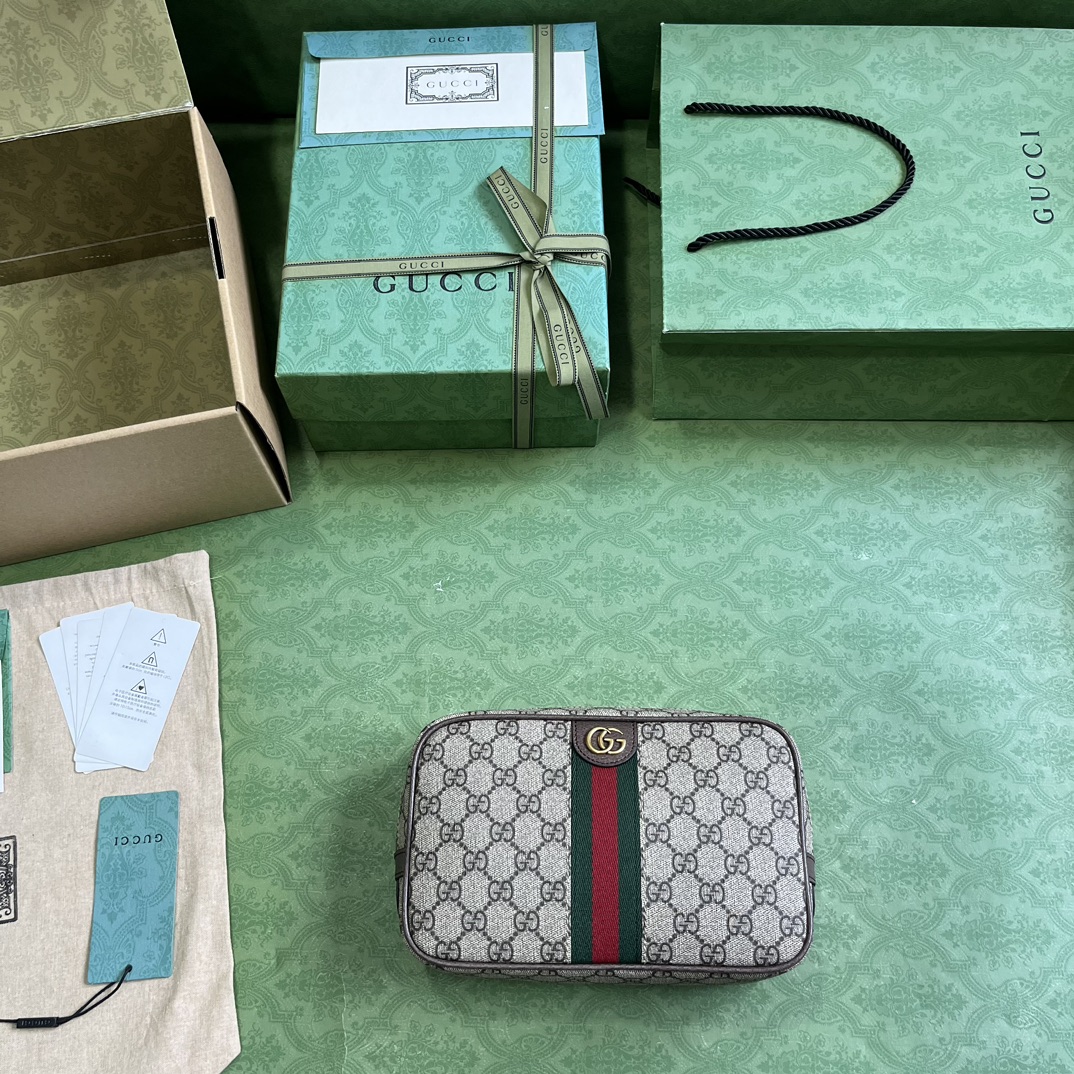 G*u*i savoy toiletry case with web