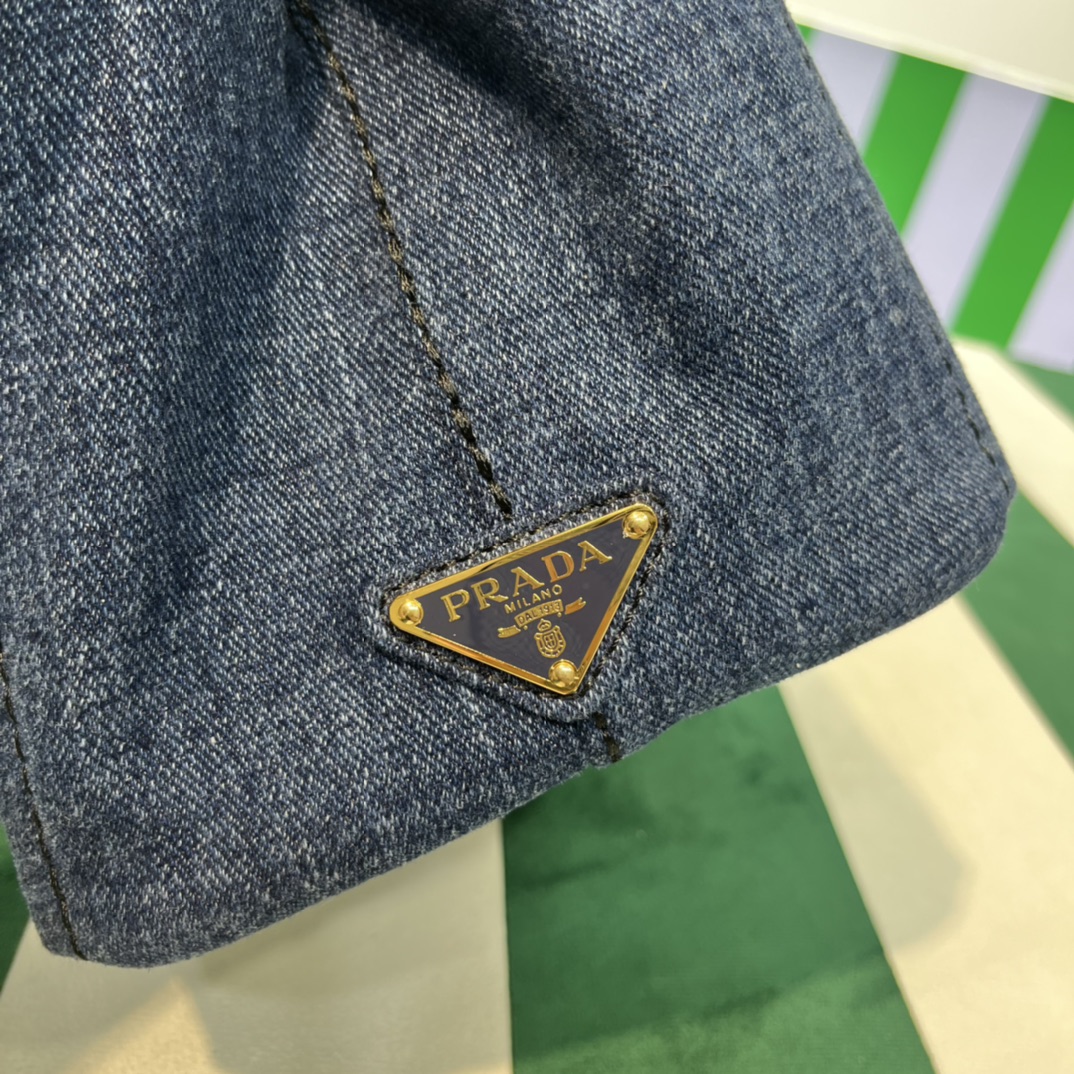 Pra*a canapa tote bag