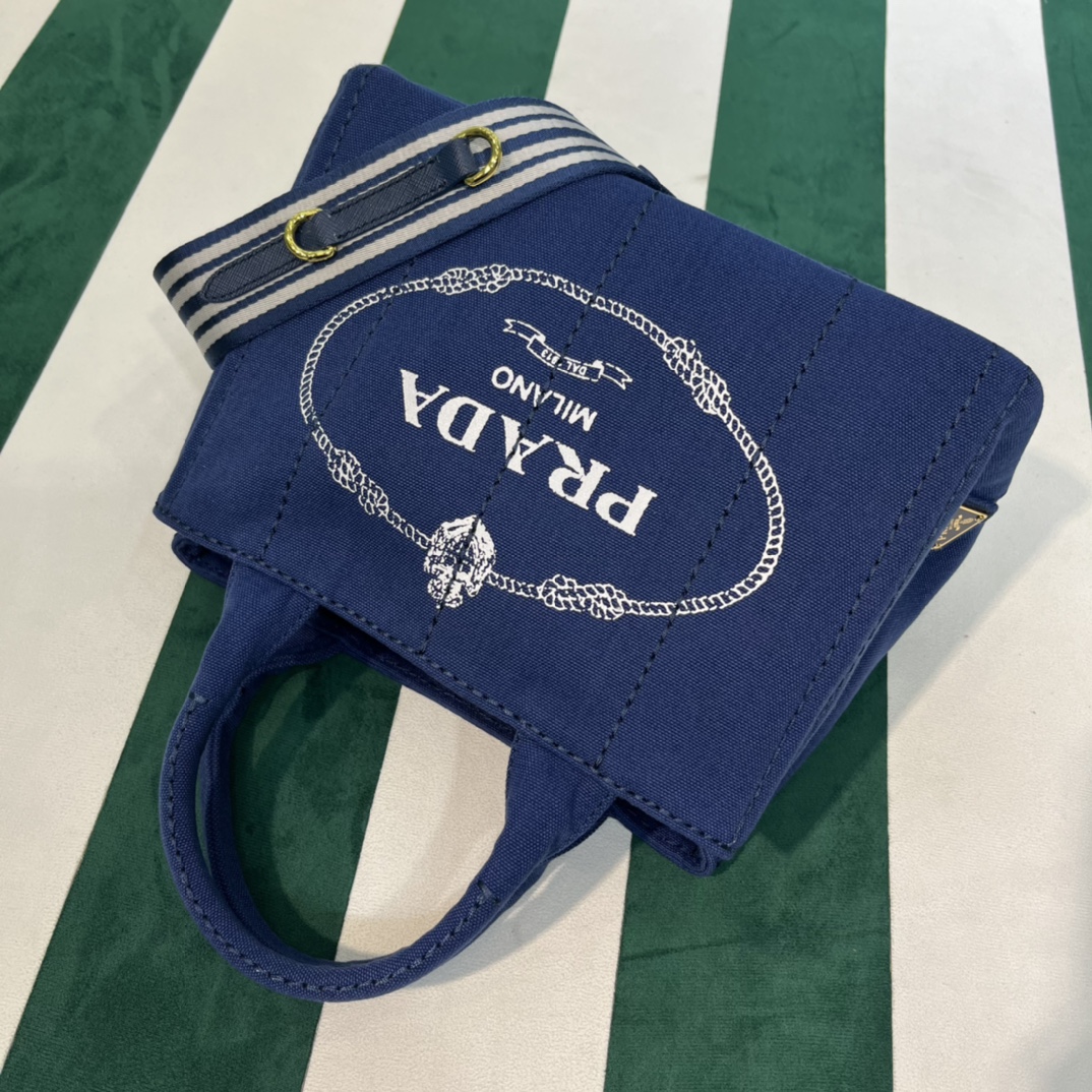 Pra*a canapa tote bag