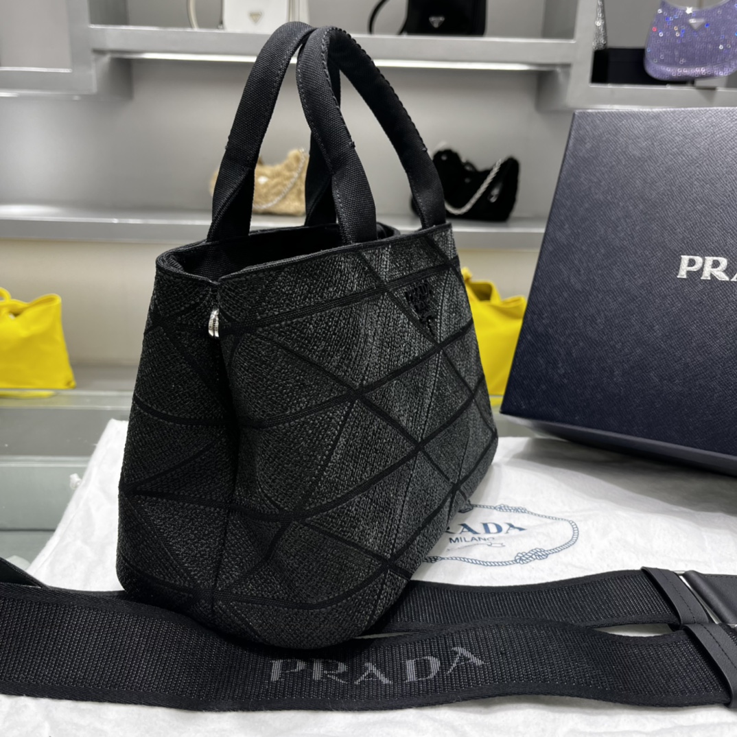 Pra*a canapa tote bag