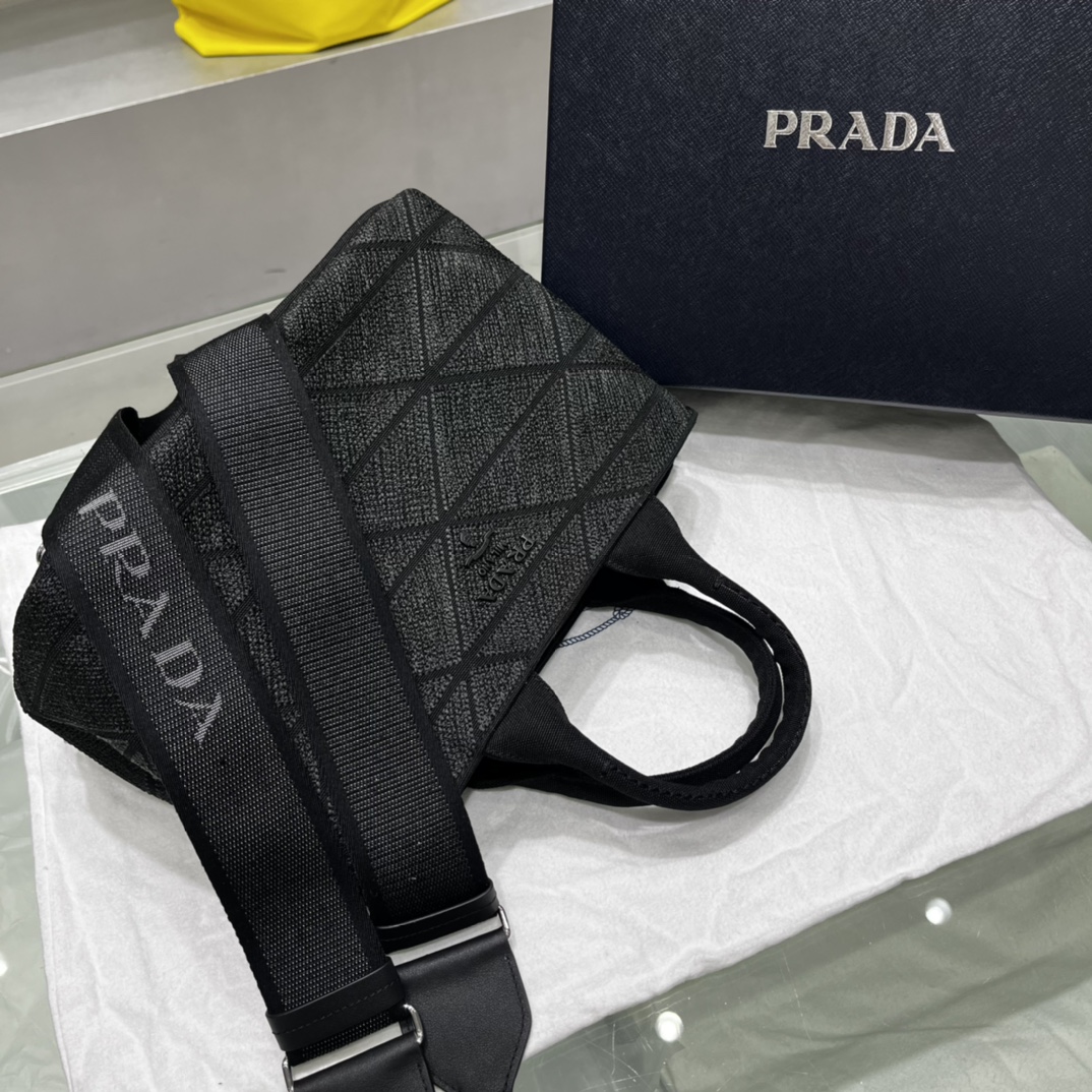 Pra*a canapa tote bag