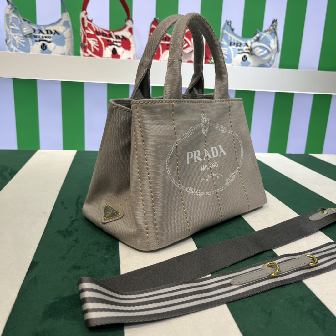 Pra*a canapa tote bag