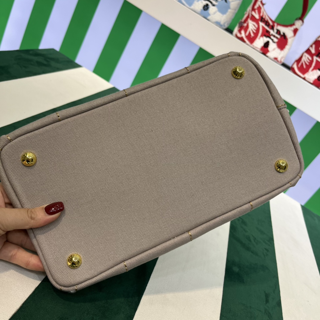 Pra*a canapa tote bag