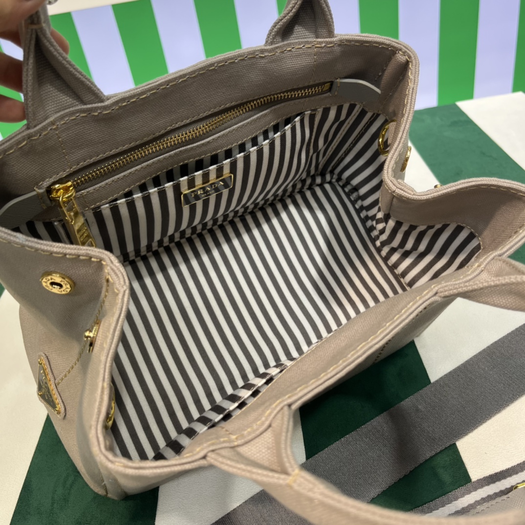 Pra*a canapa tote bag