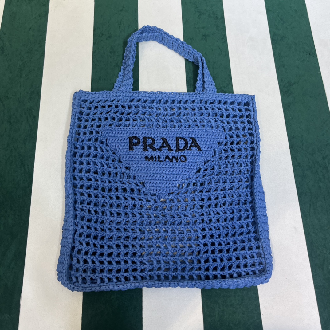 Pra*a crochet tote bag