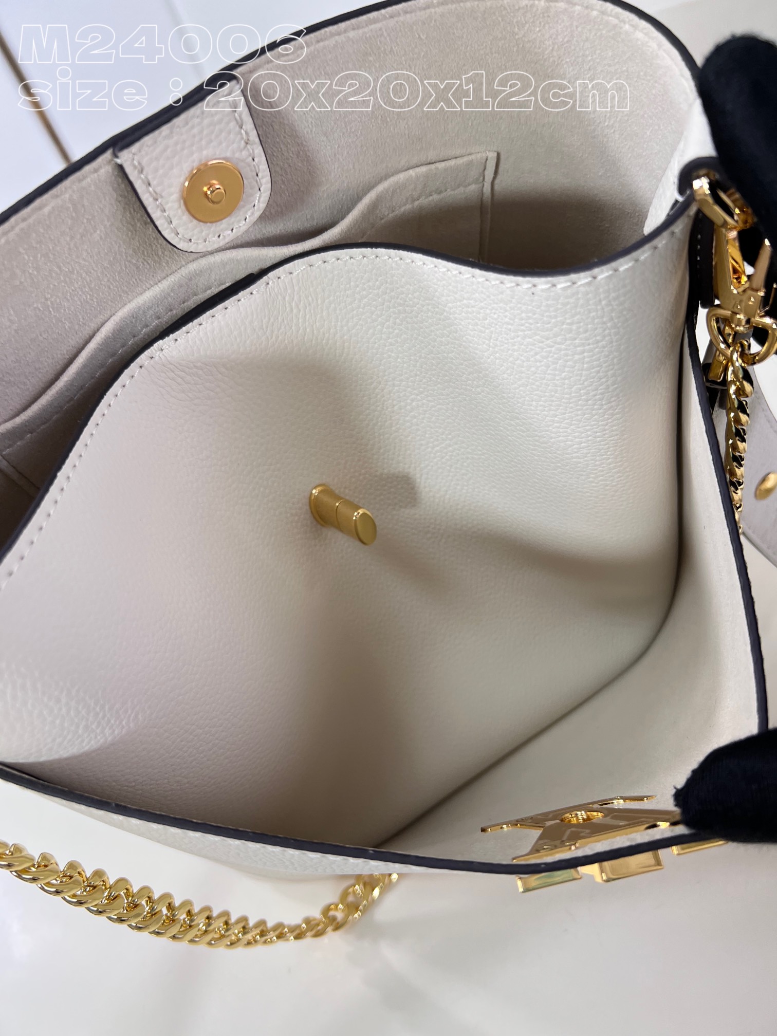 l**is V*t*n lock and walk