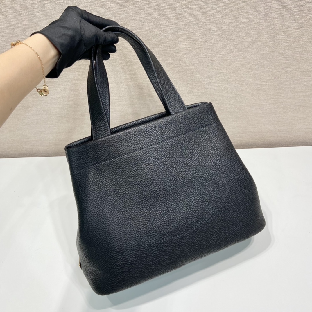 Pra*a tote bag