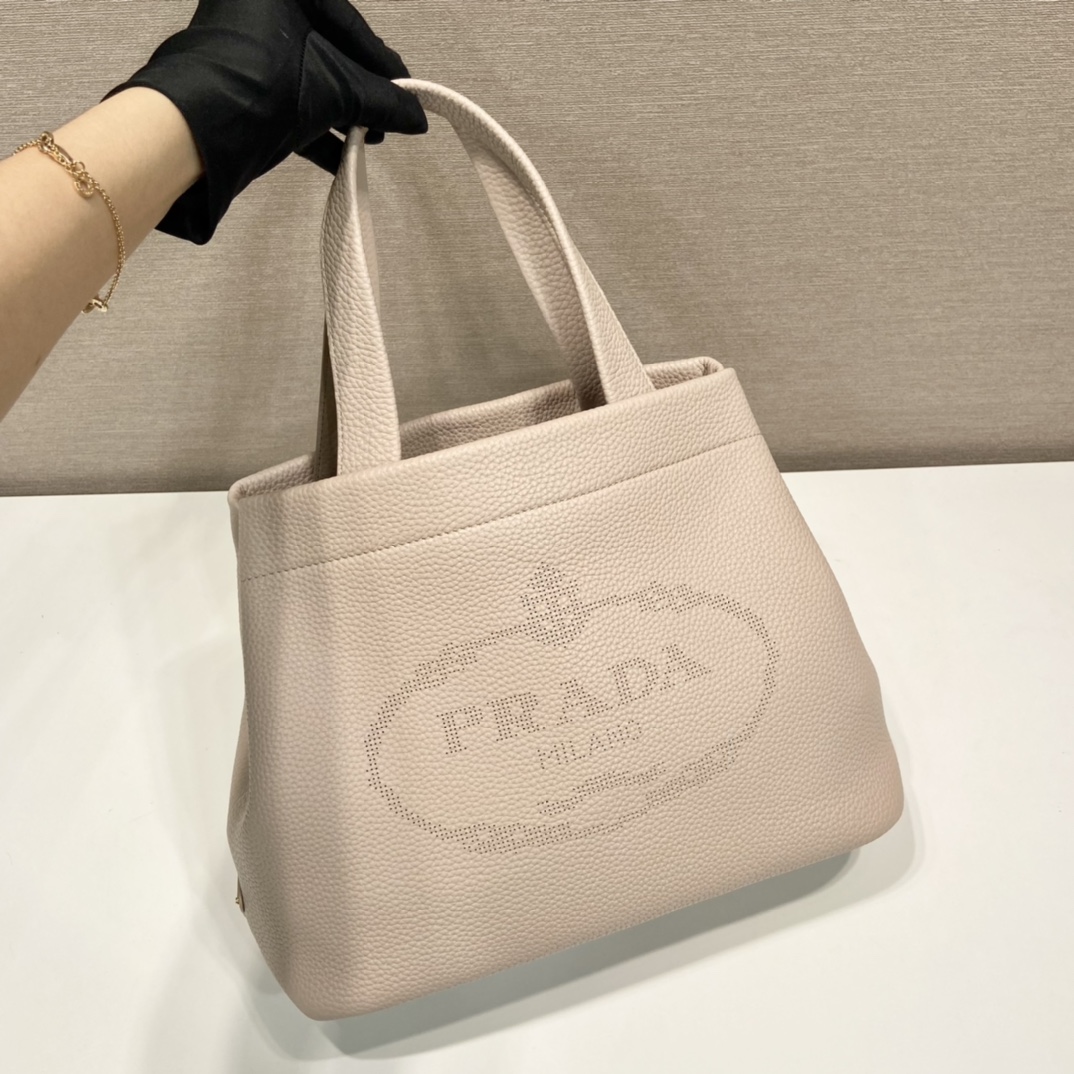 Pra*a tote bag