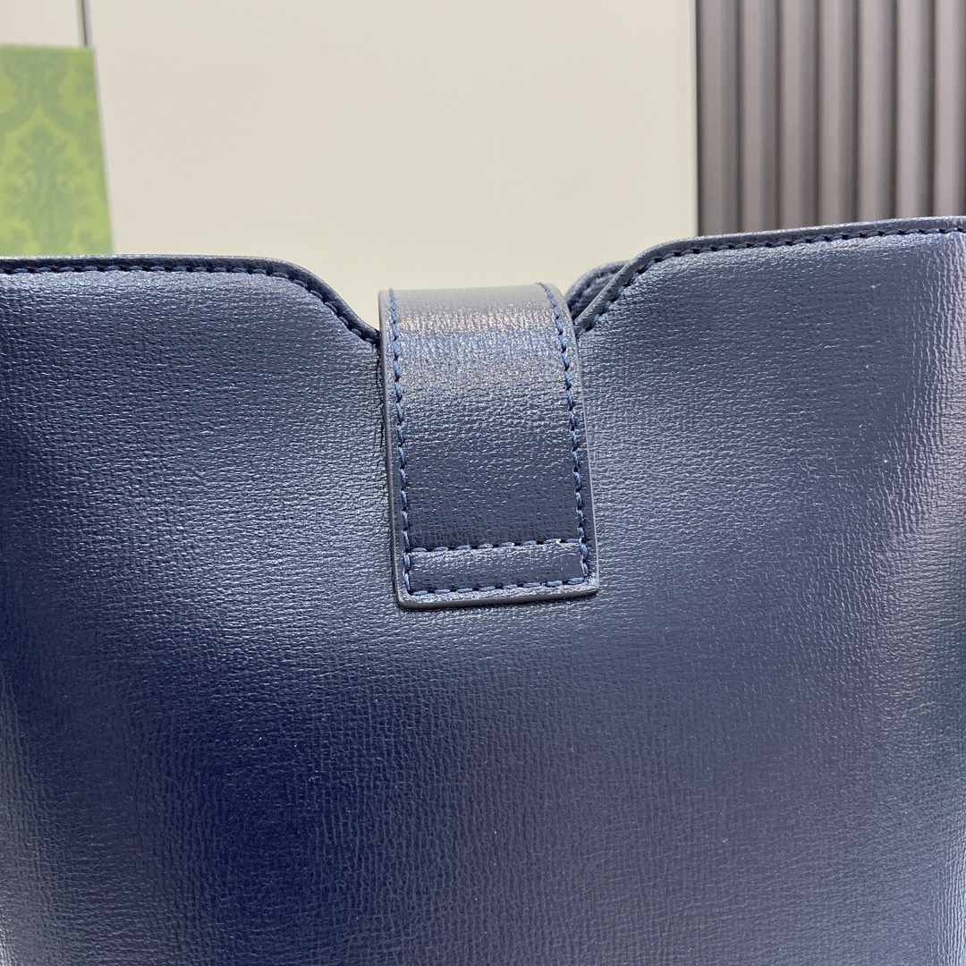 G*u*i mini bucket shoulder bag