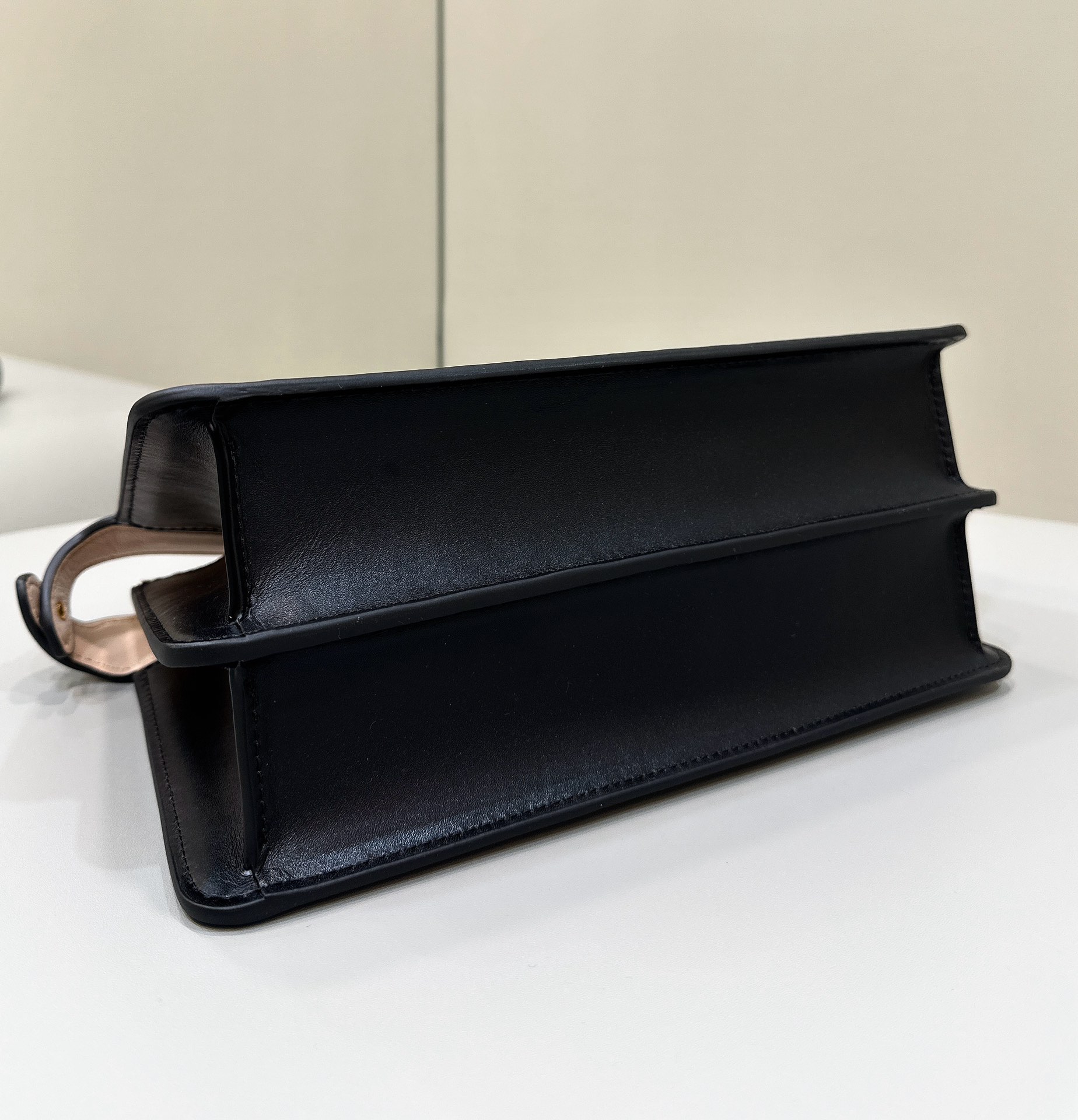 F**di peekaboo i see u medium bag