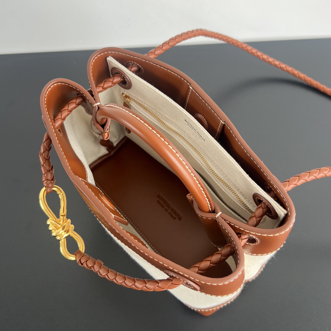 bo*te*ga Ve*ne*ta bv small andiamo