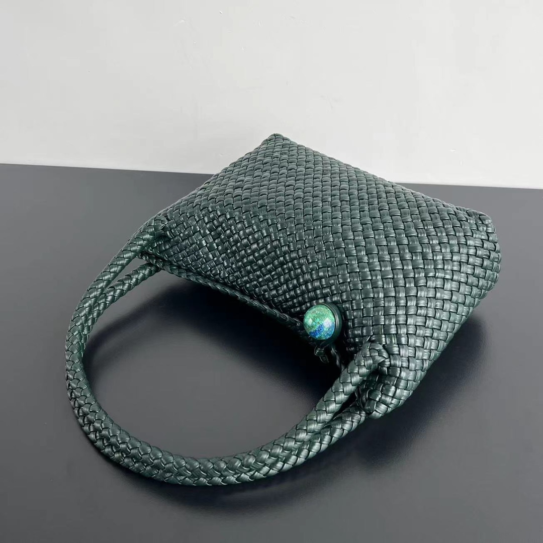 bo*te*ga Ve*ne*ta bv tosca shoulder bag