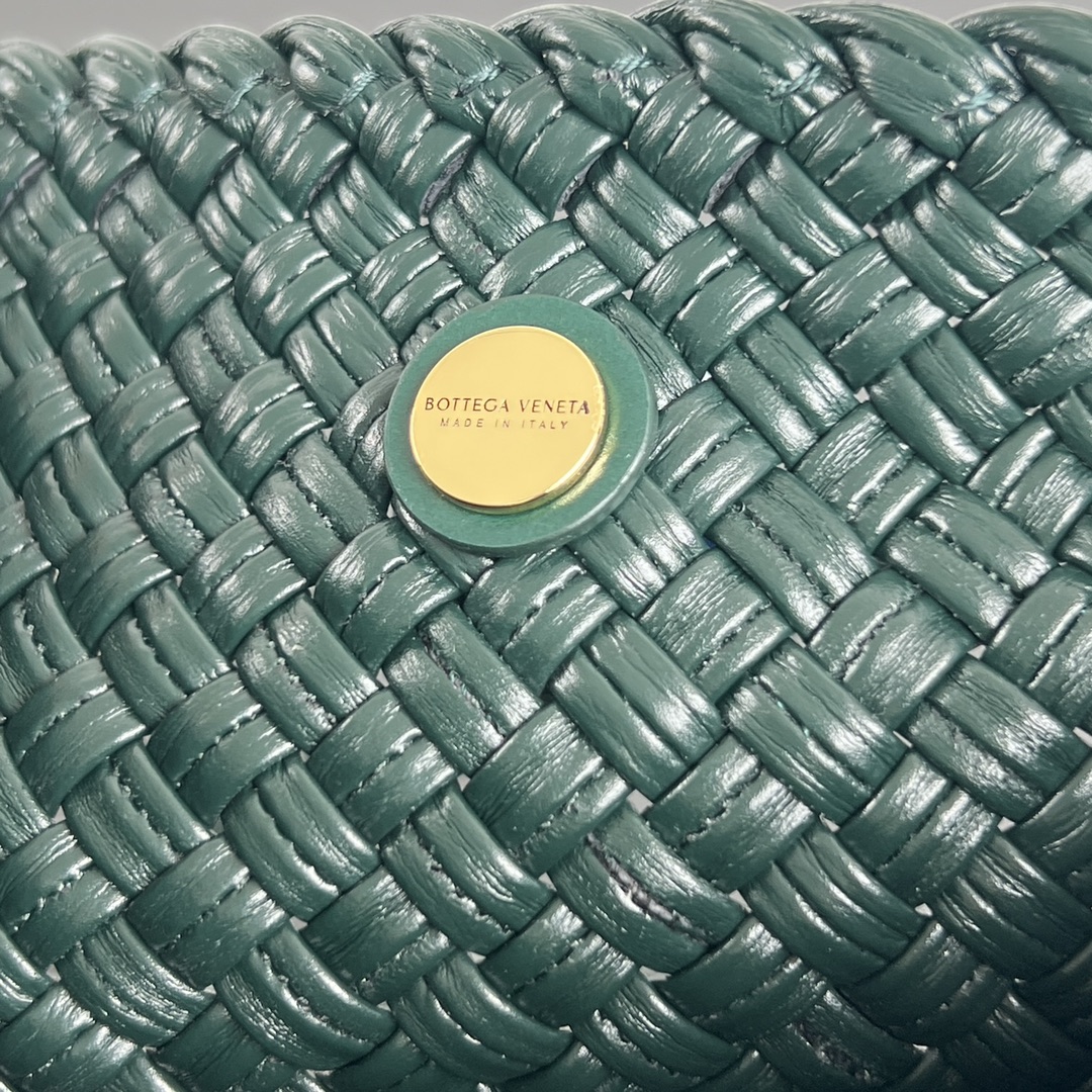 bo*te*ga Ve*ne*ta bv tosca shoulder bag