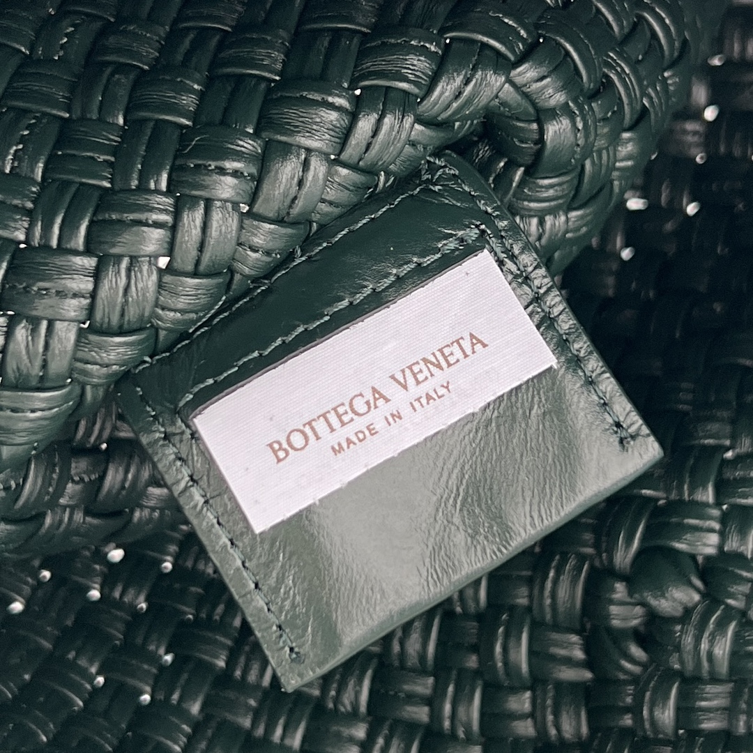 bo*te*ga Ve*ne*ta bv tosca shoulder bag