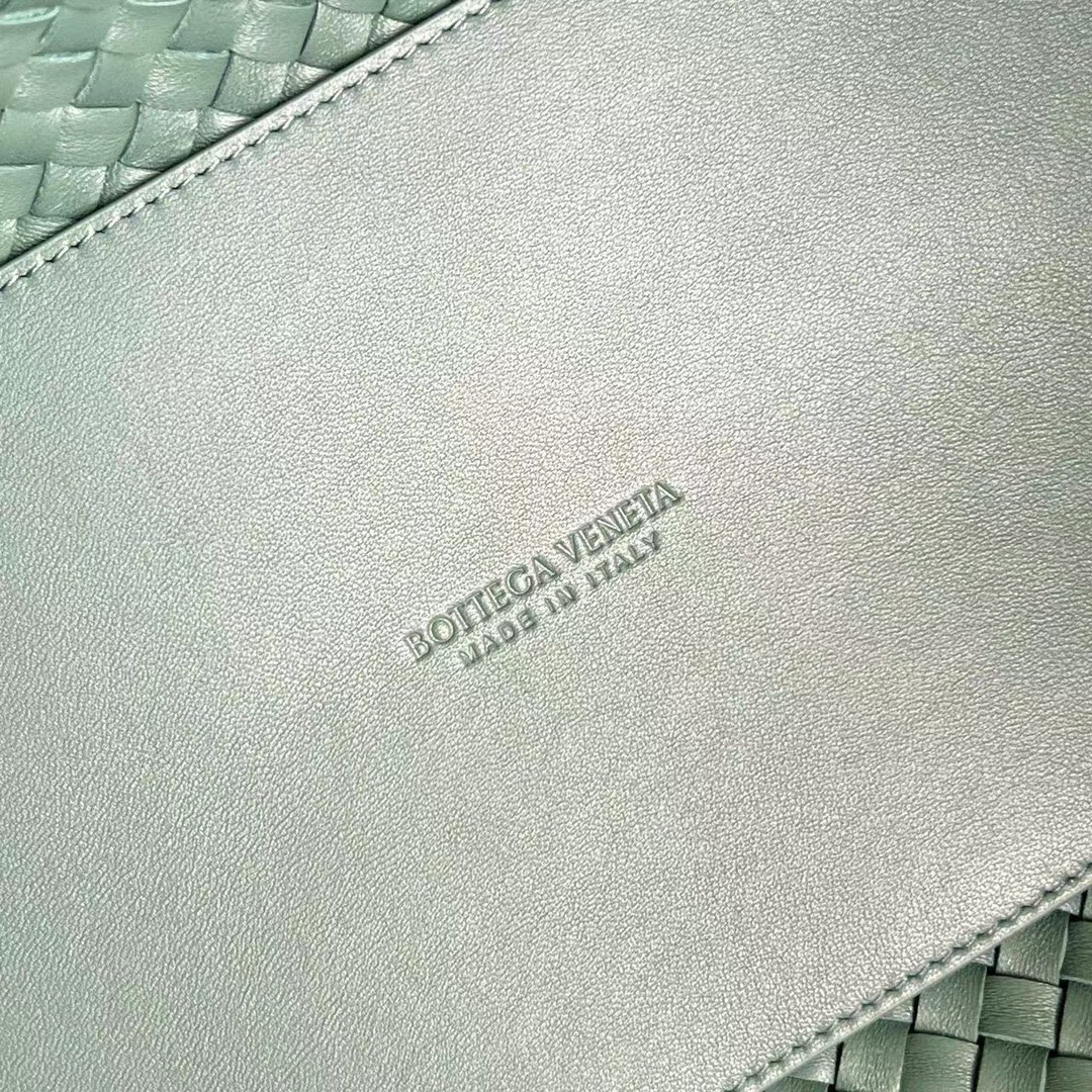 bo*te*ga Ve*ne*ta cabat large bag