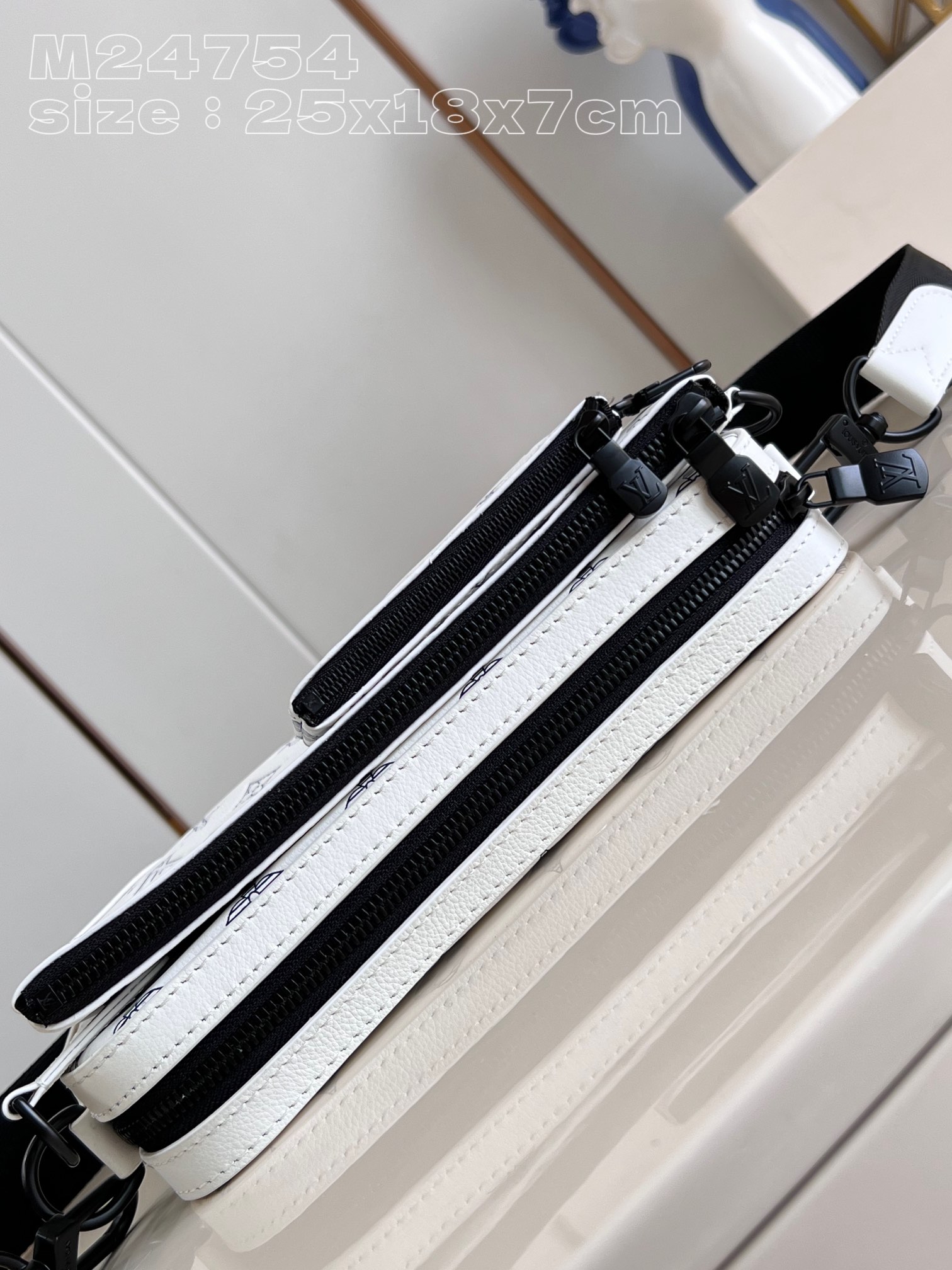 l**is V*t*n trio messenger