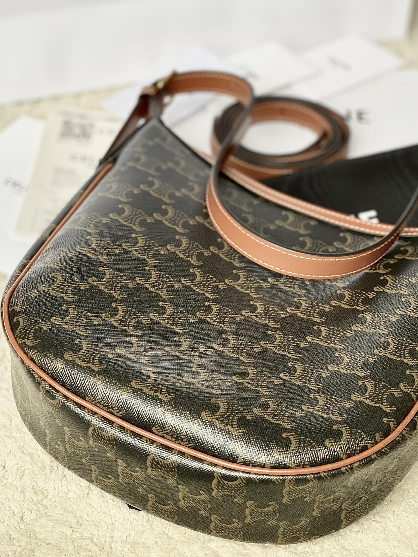 Ce**e small heloÏse bag cuir triomphe