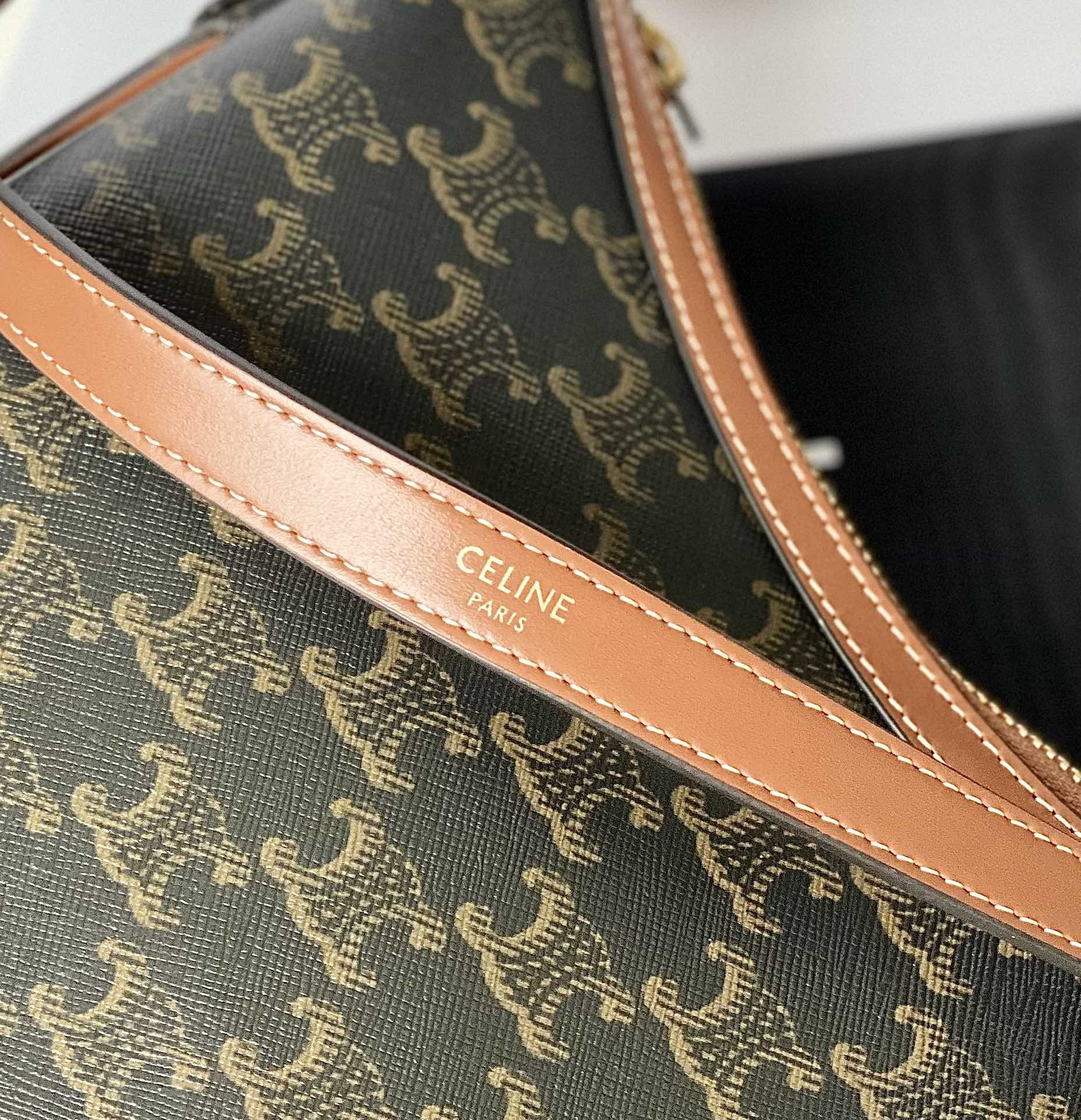 Ce**e small heloÏse bag cuir triomphe