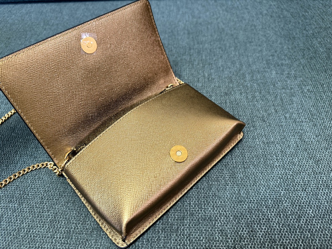 Valentino Garavani Vring WOC Chain Bag