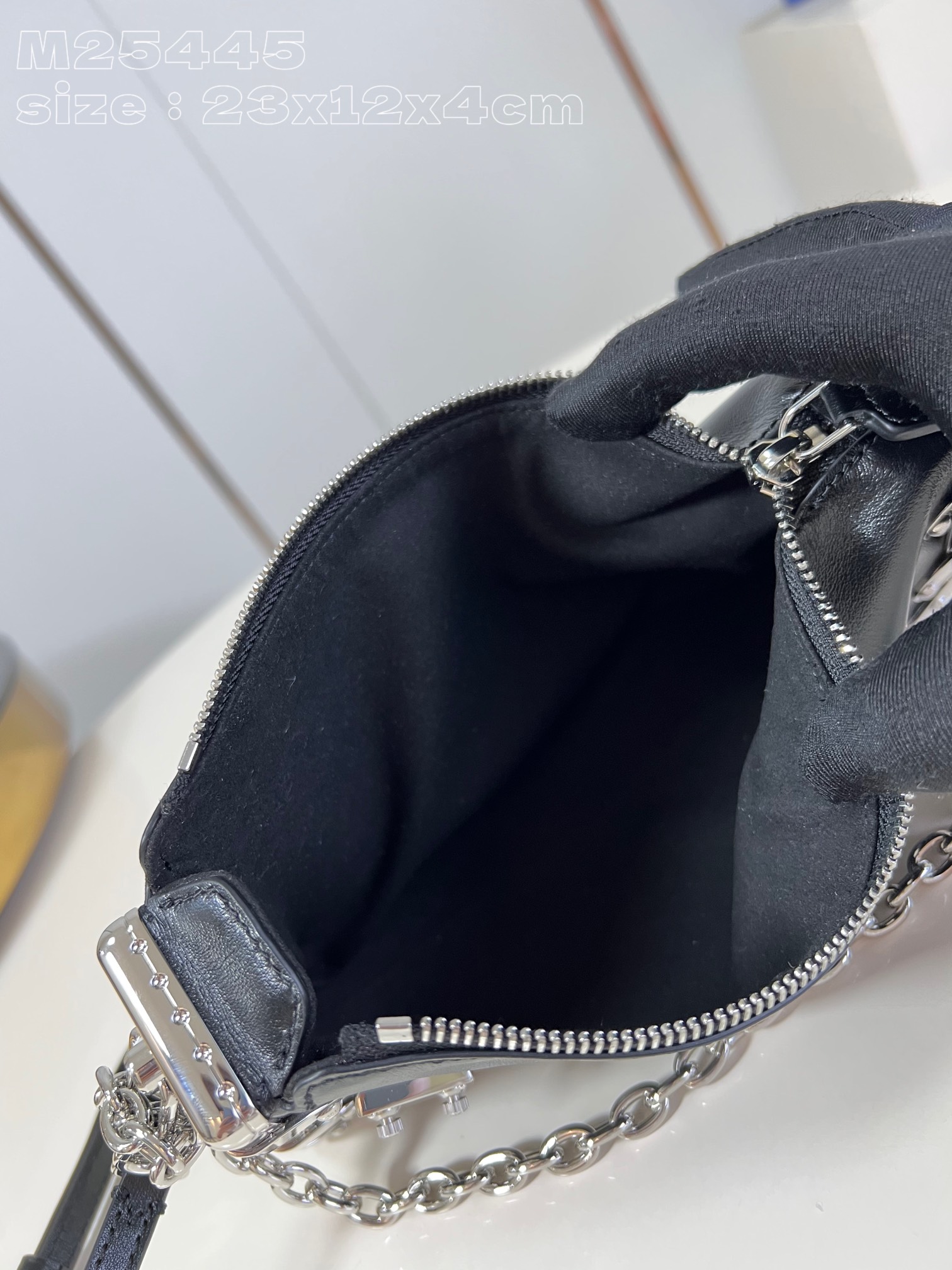 l**is V*t*n slim trunk handbag