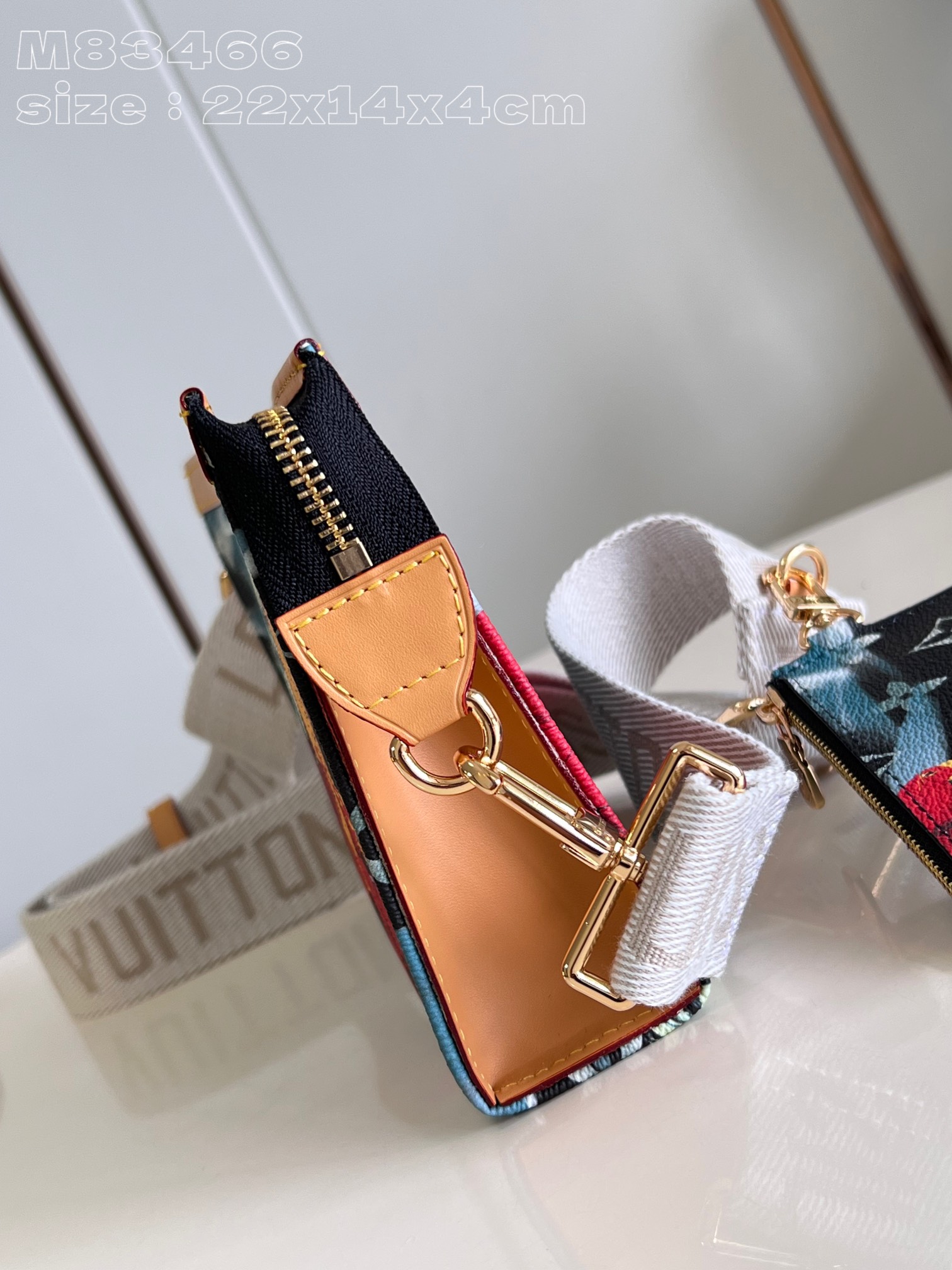 l**is V*t*n gaston wearable wallet