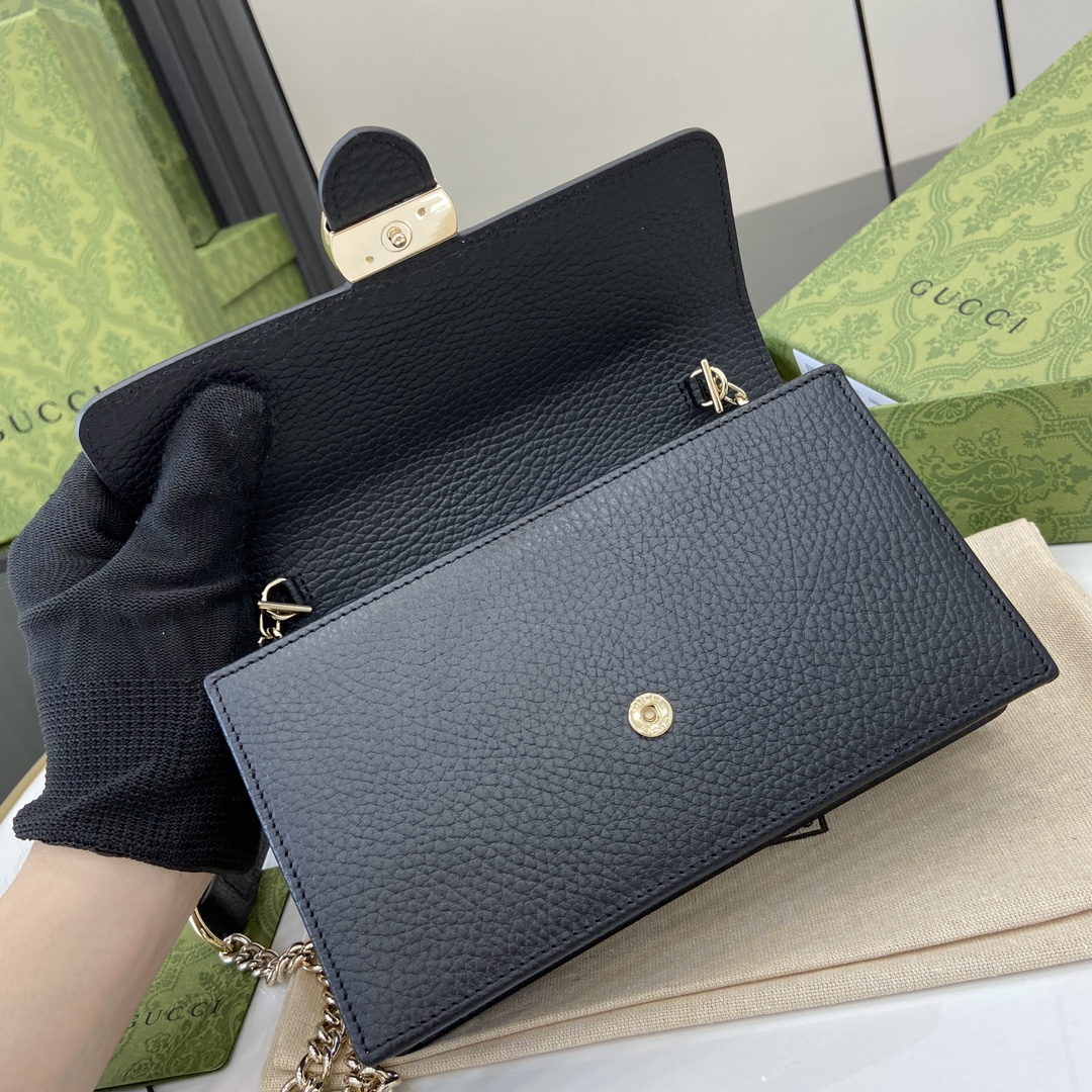 G*u*i interlocking g chain wallet