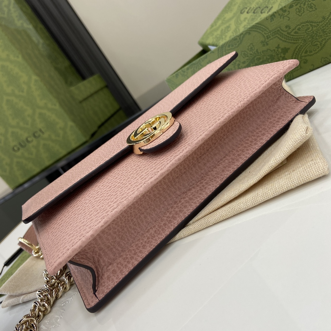 G*u*i interlocking g chain wallet