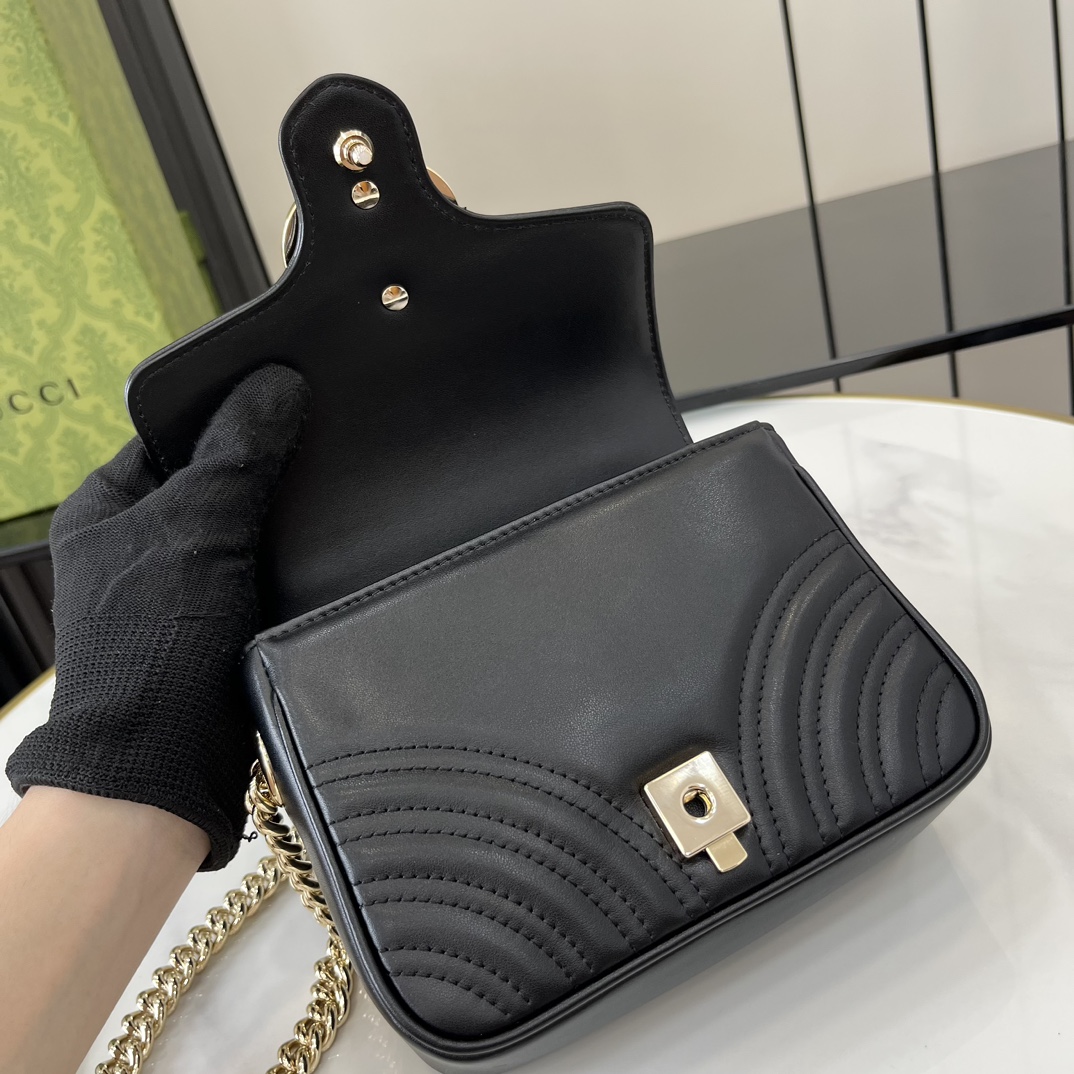G*u*i gg marmont mini top handle bag