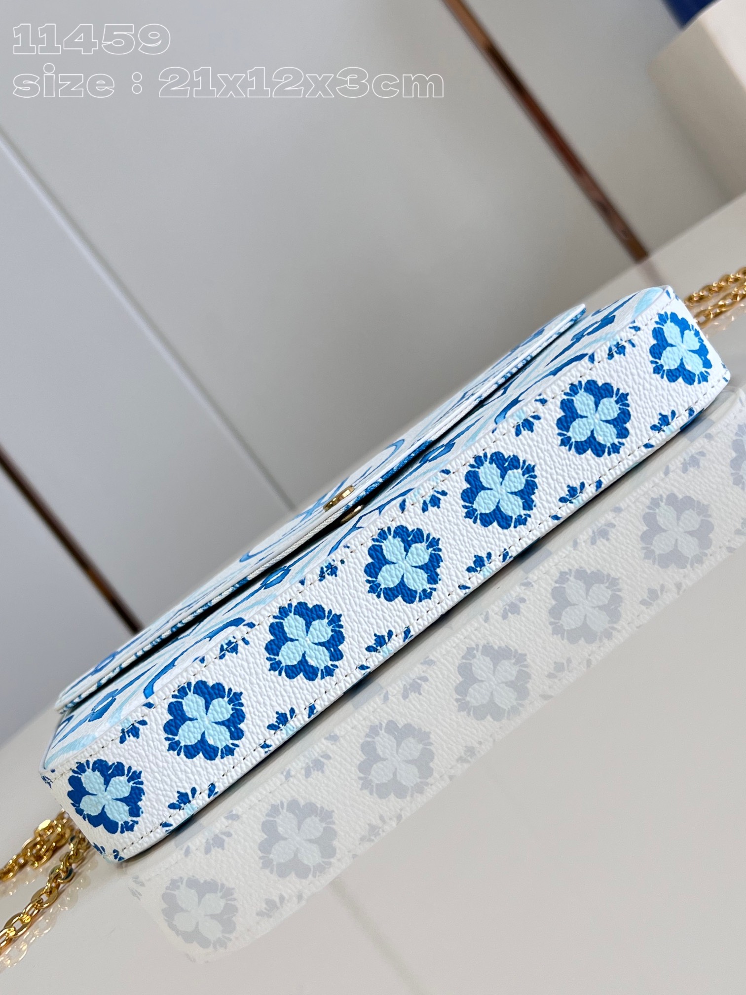 l**is V*t*n pochette félicie bag