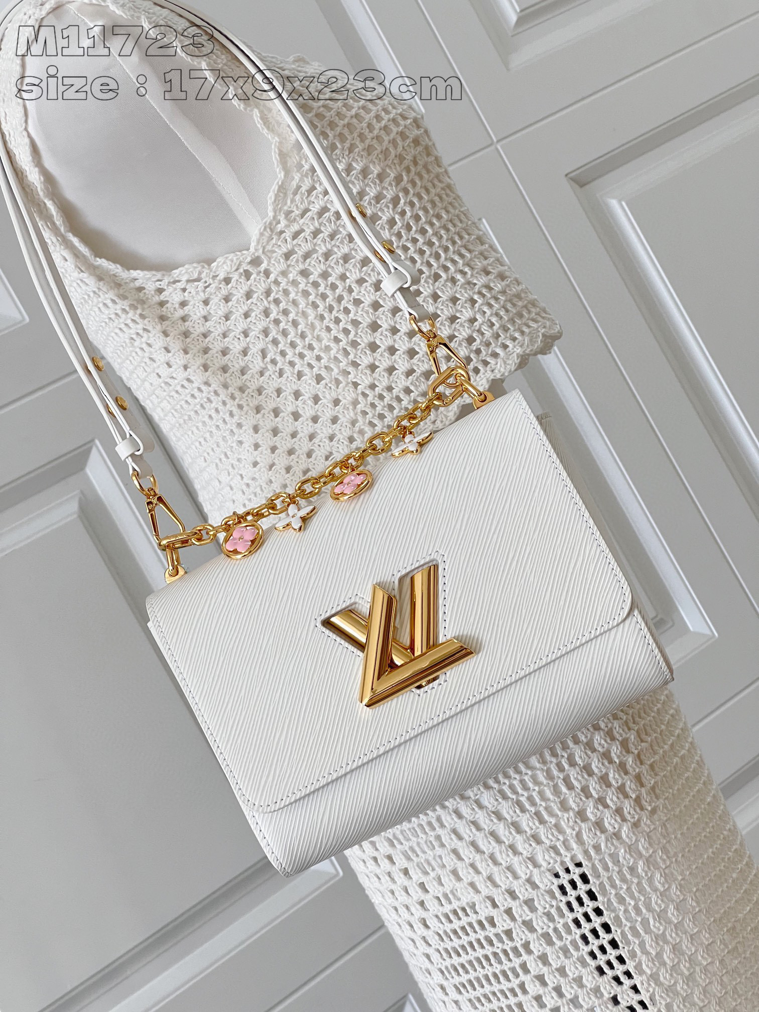 l**is V*t*n twist mm bag